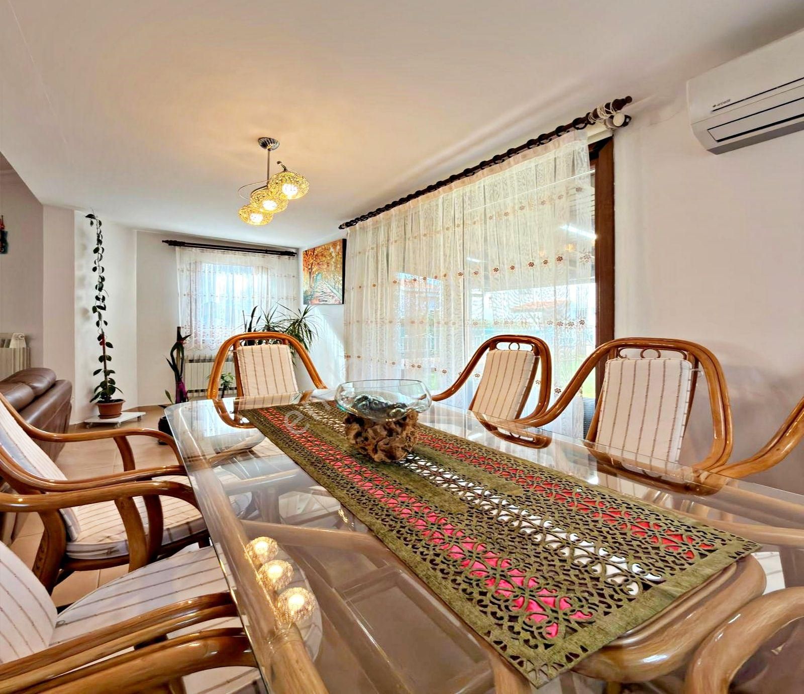 Büyükçekmece Güzelce'de Denize Sıfır Site İçi 4+1 Satılık Villa - Görsel 23