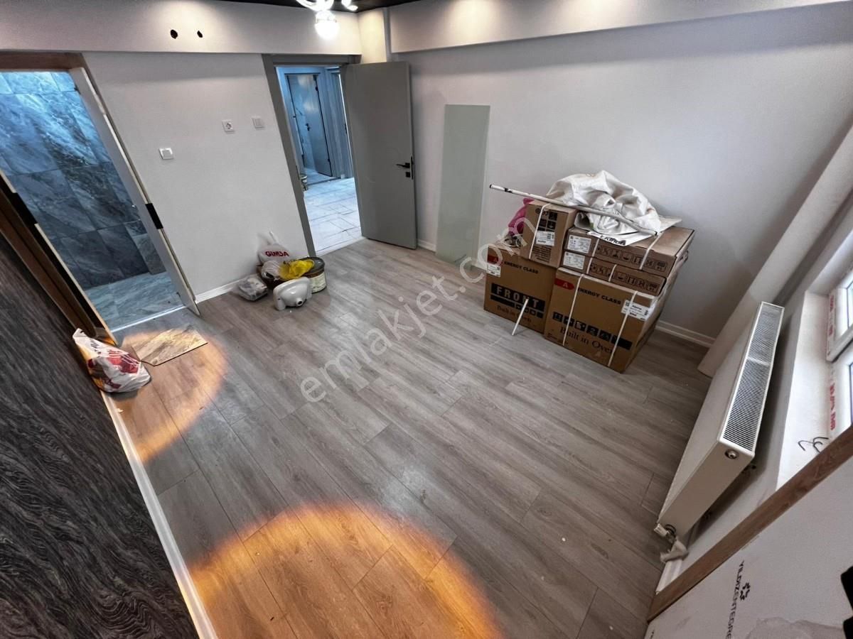 Bosna Caddesi Üzerinde 3+1 E.banyolu G.odalı Ara Kat Modern Şık - Görsel 23