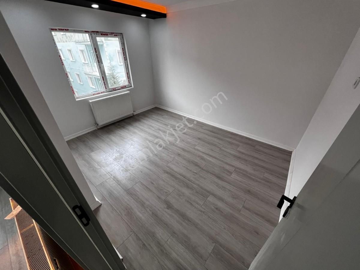 Bosna Caddesi Üzerinde 3+1 E.banyolu G.odalı Ara Kat Modern Şık - Görsel 12