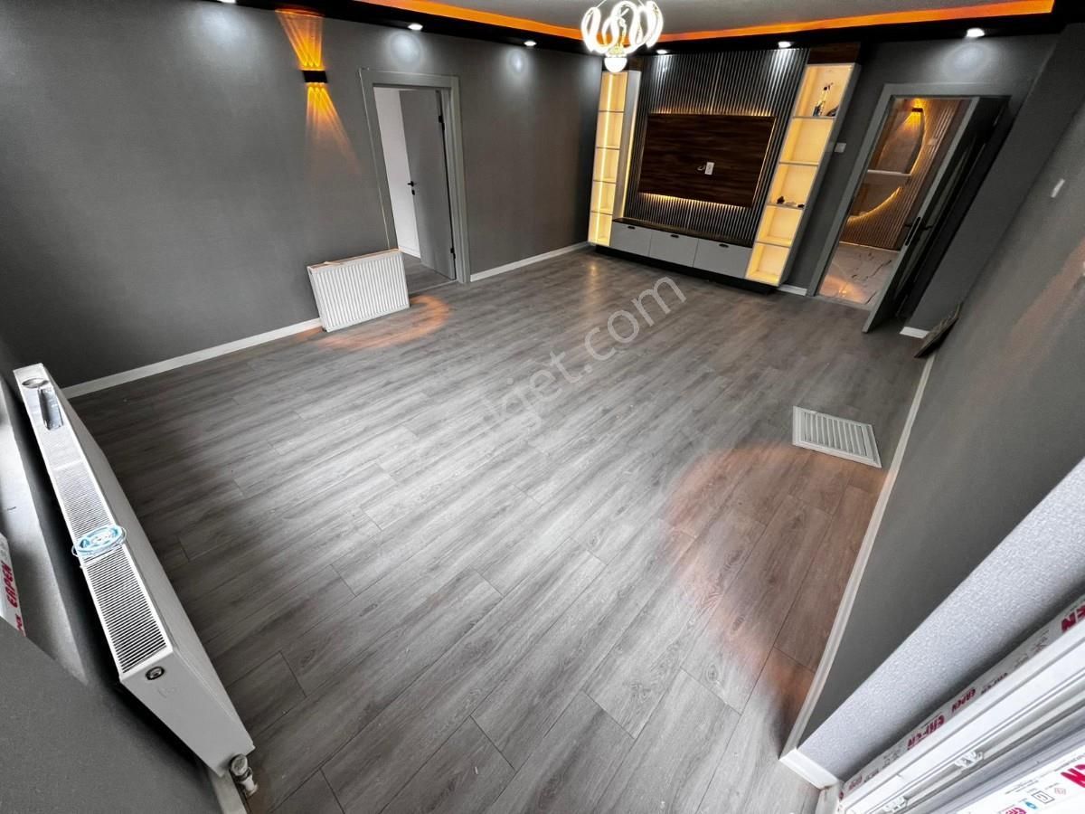 Bosna Caddesi Üzerinde 3+1 E.banyolu G.odalı Ara Kat Modern Şık - Görsel 9