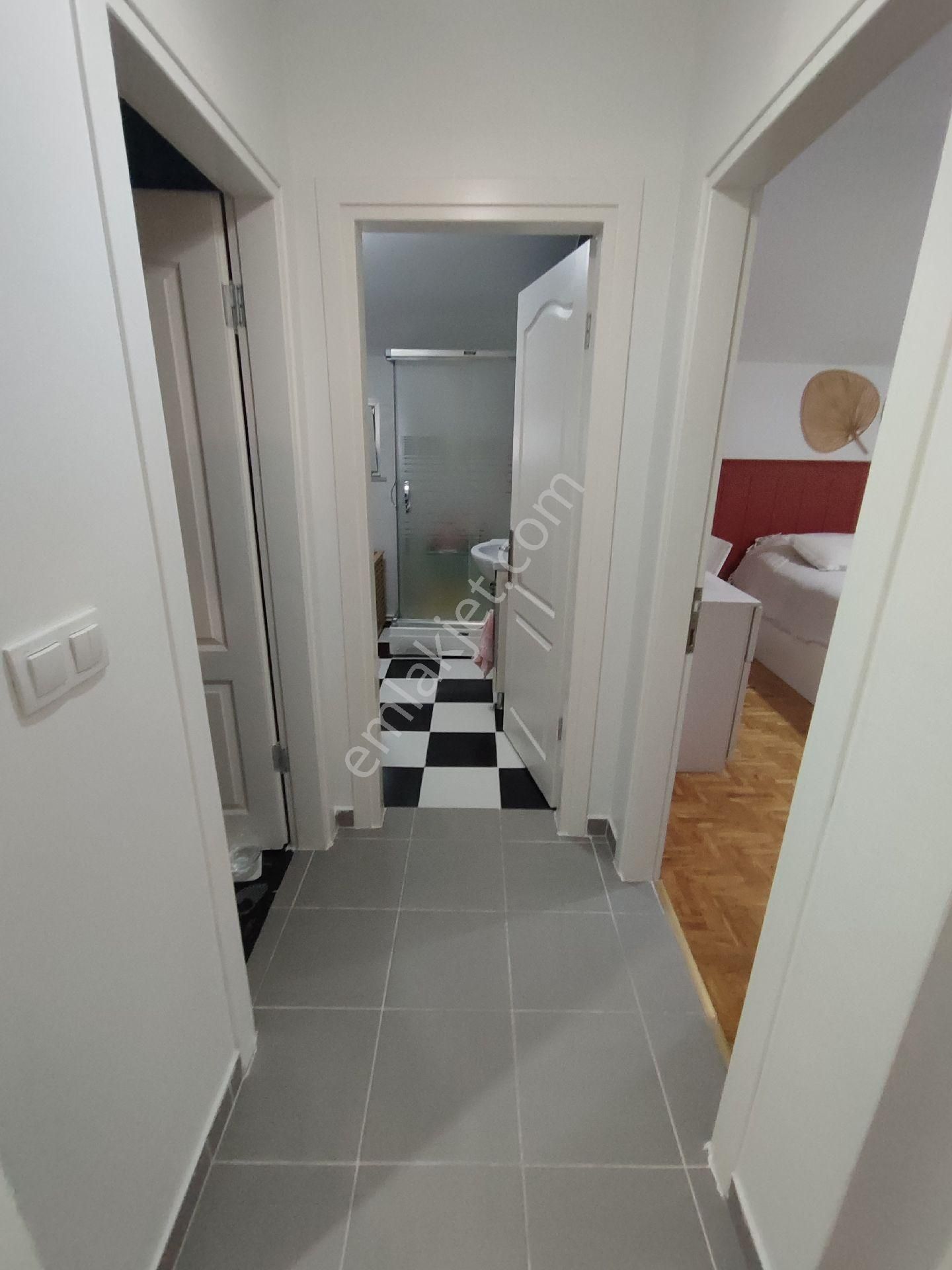 Orhantepe Mah.çınar Cad.arkasında Dolmuşa Marmaraya Çok Yakın 2+1 - Görsel 13