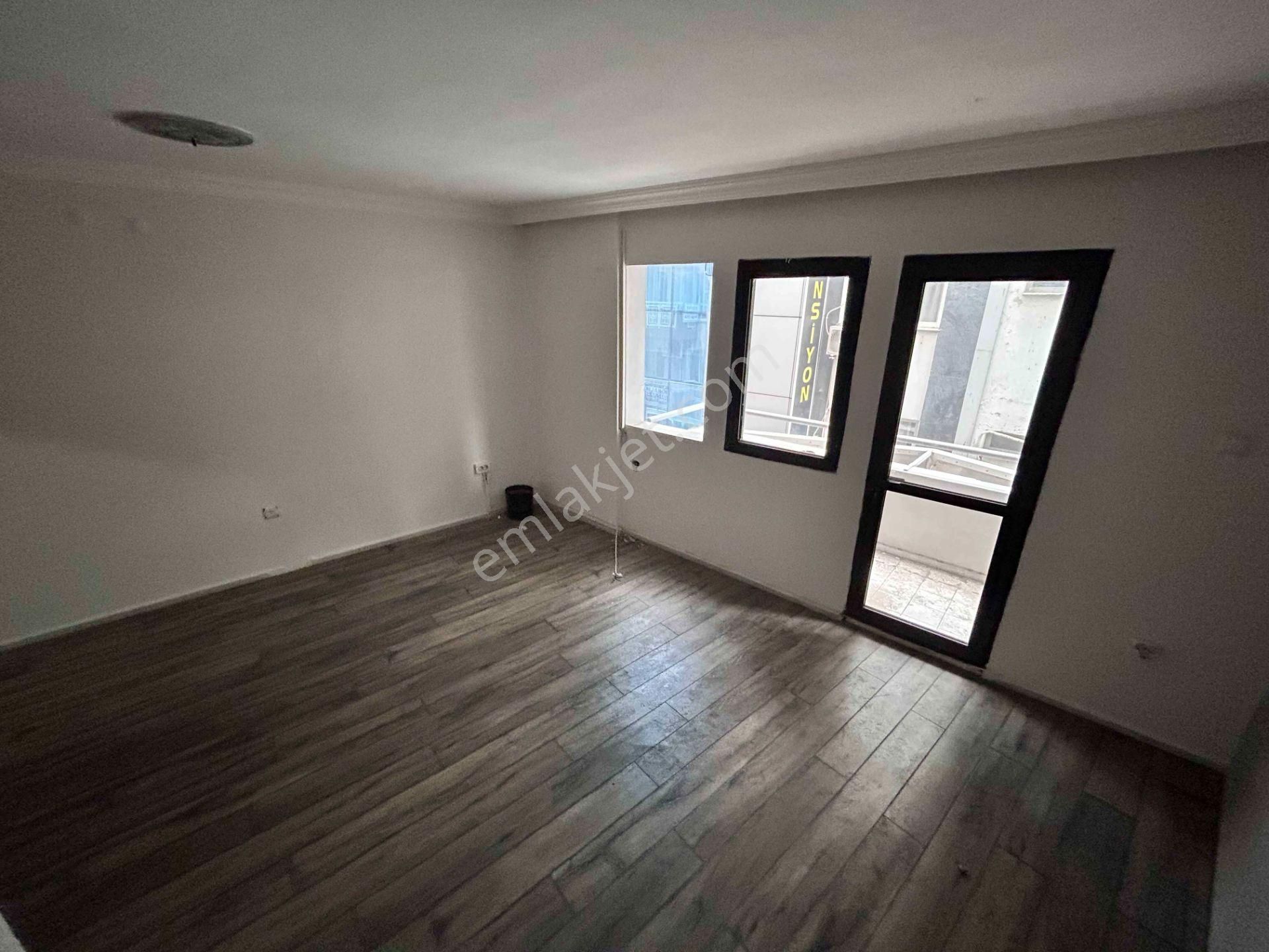 Karşıyaka Çarşı Ana Cadde Yakını Kiralık Ofis - Görsel 4