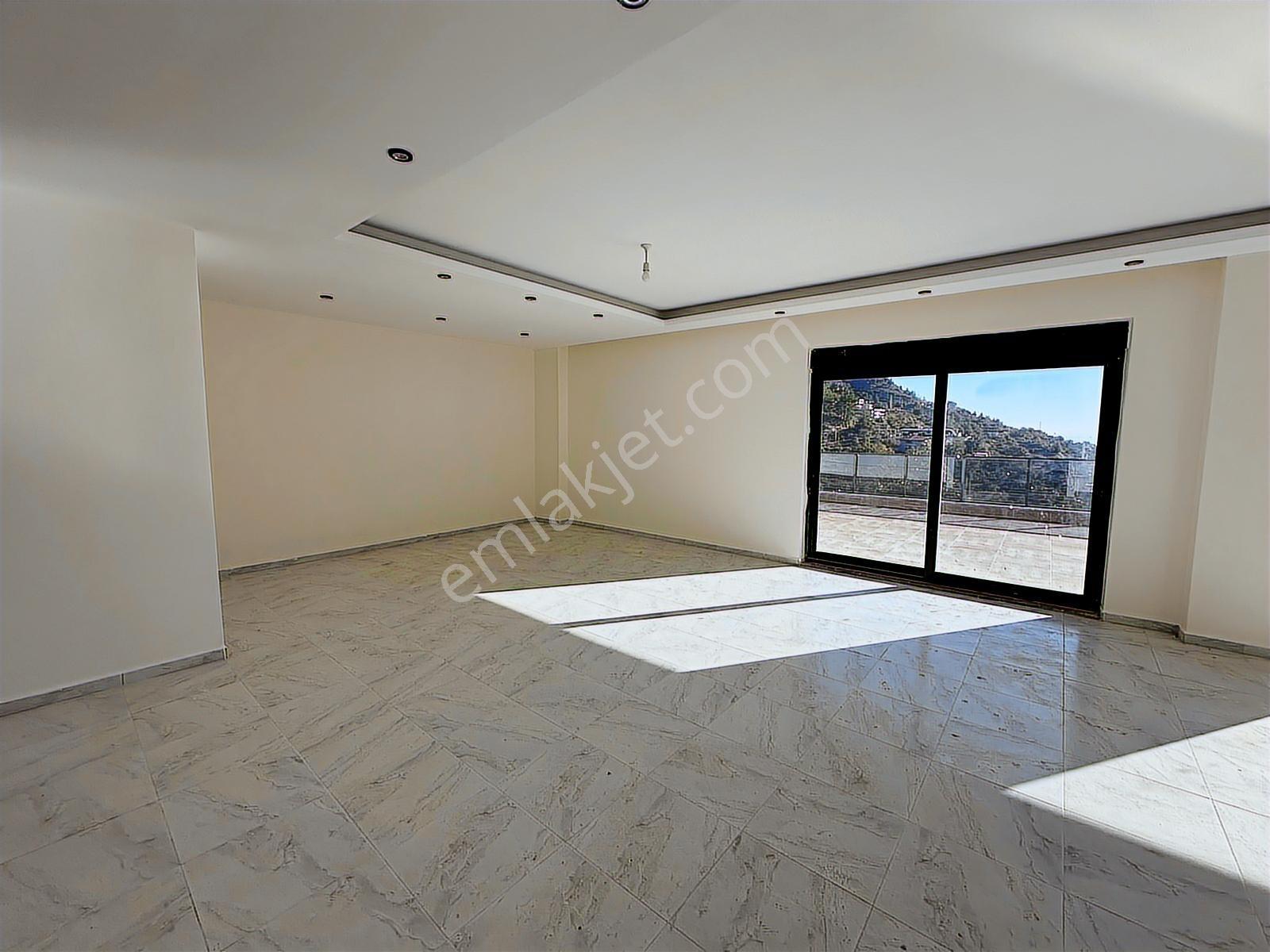 Alanya Tepe 3+2 450m2 Müstakill Tripleks Panoramik Deniz Manzara - Görsel 27