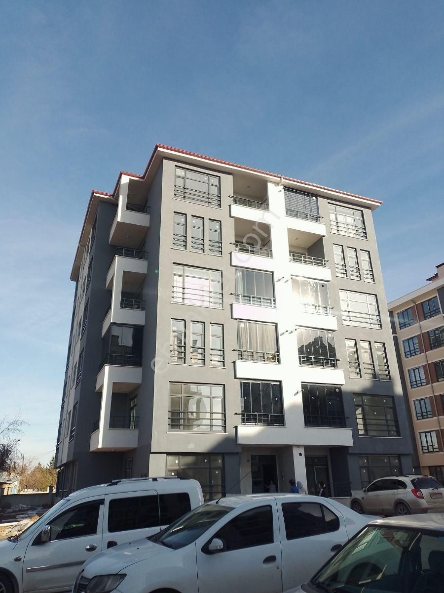 Fetih Caddesi Yakını Sedirler 2+1 Sıfır Kiralık Daire