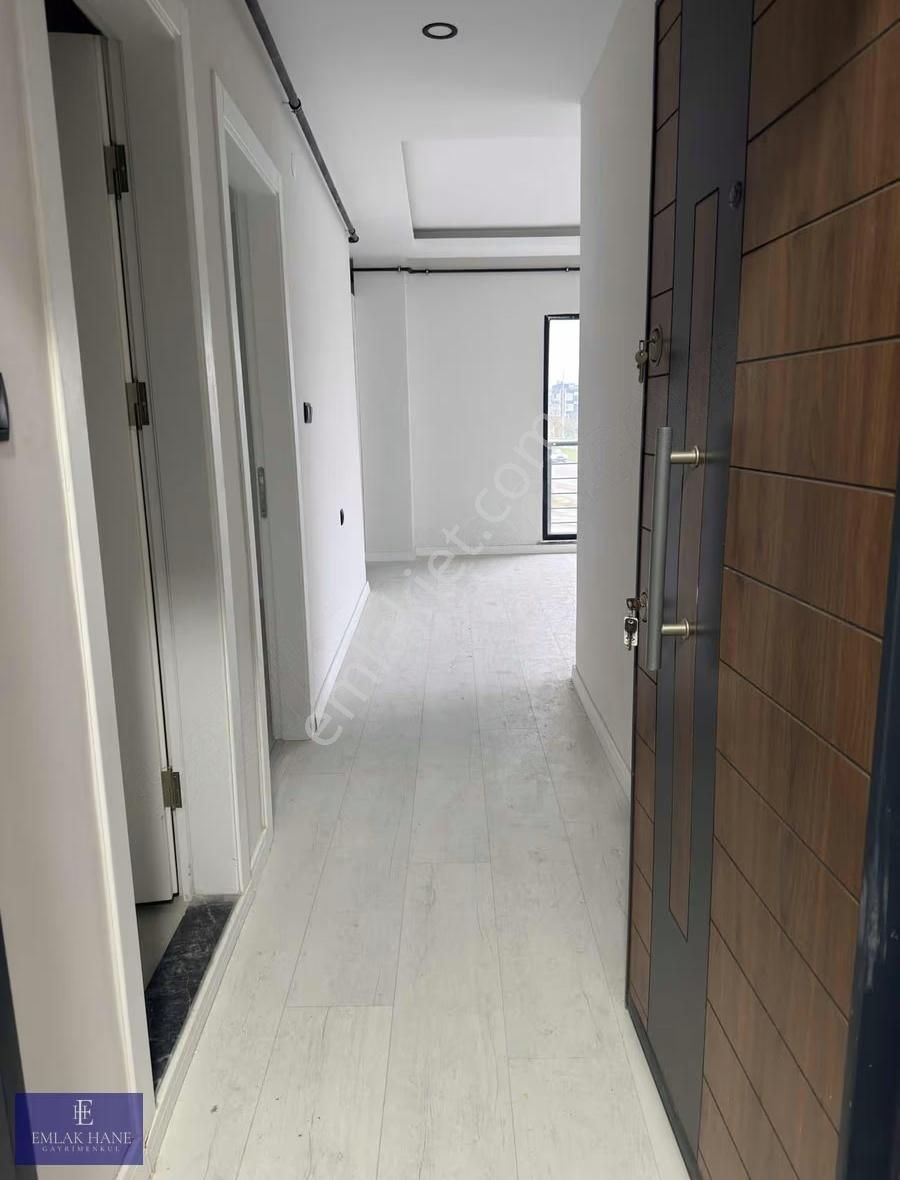 Sadece 3 Günlük Fırsat ! Anayola Tam Cephe 1+1 Satılık İskanlı