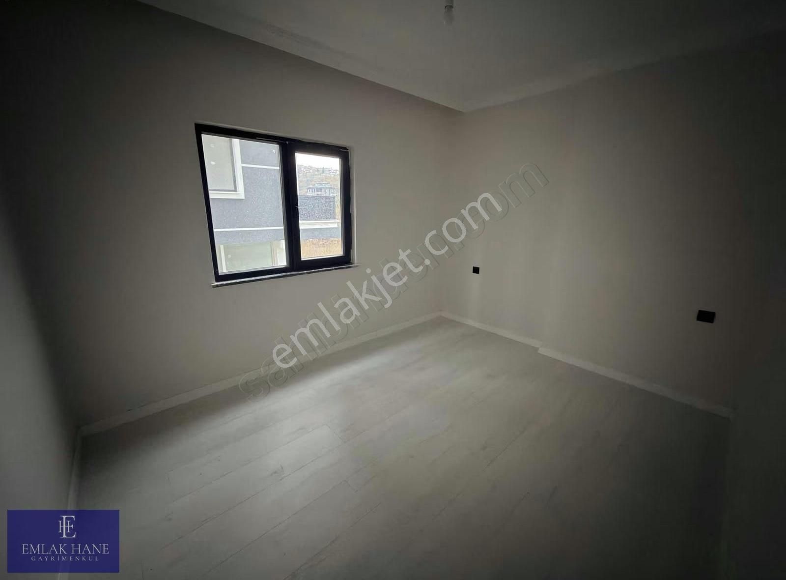 Sadece 3 Günlük Fırsat ! Anayola Tam Cephe 1+1 Satılık İskanlı - Görsel 3