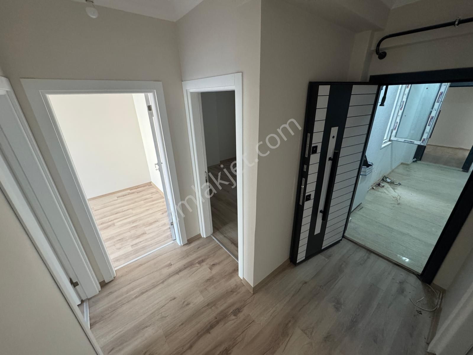 Ak Auto Gayrimenkul'dan Satılık Çınarlı Mahallesi 2+1 Daire - Görsel 4