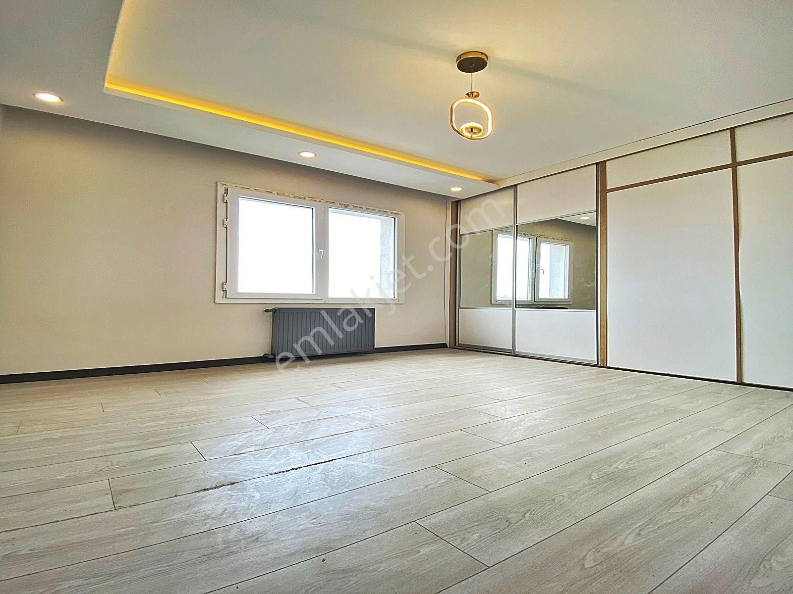 Esenyurt Üçevler Mahallesinde Minimal Dekorlu Geniş Arakat 2+1 Daire - Görsel 6