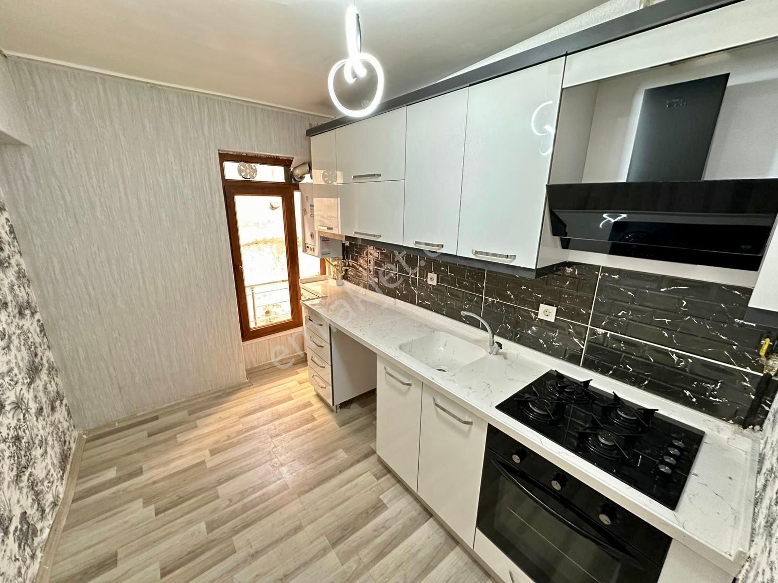 Bademlik Yolu Cad Yakını Asansörlü Lüx Yapıda Ara Katta 2+1 - Görsel 5