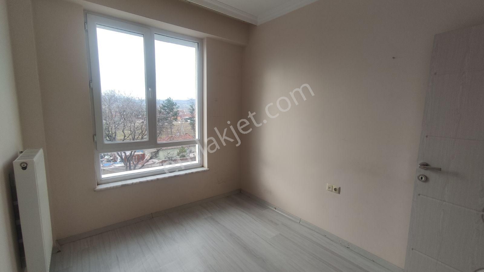 Eker'den Çamlıca Tombakzade'de Kiralık 2+1 - Görsel 8