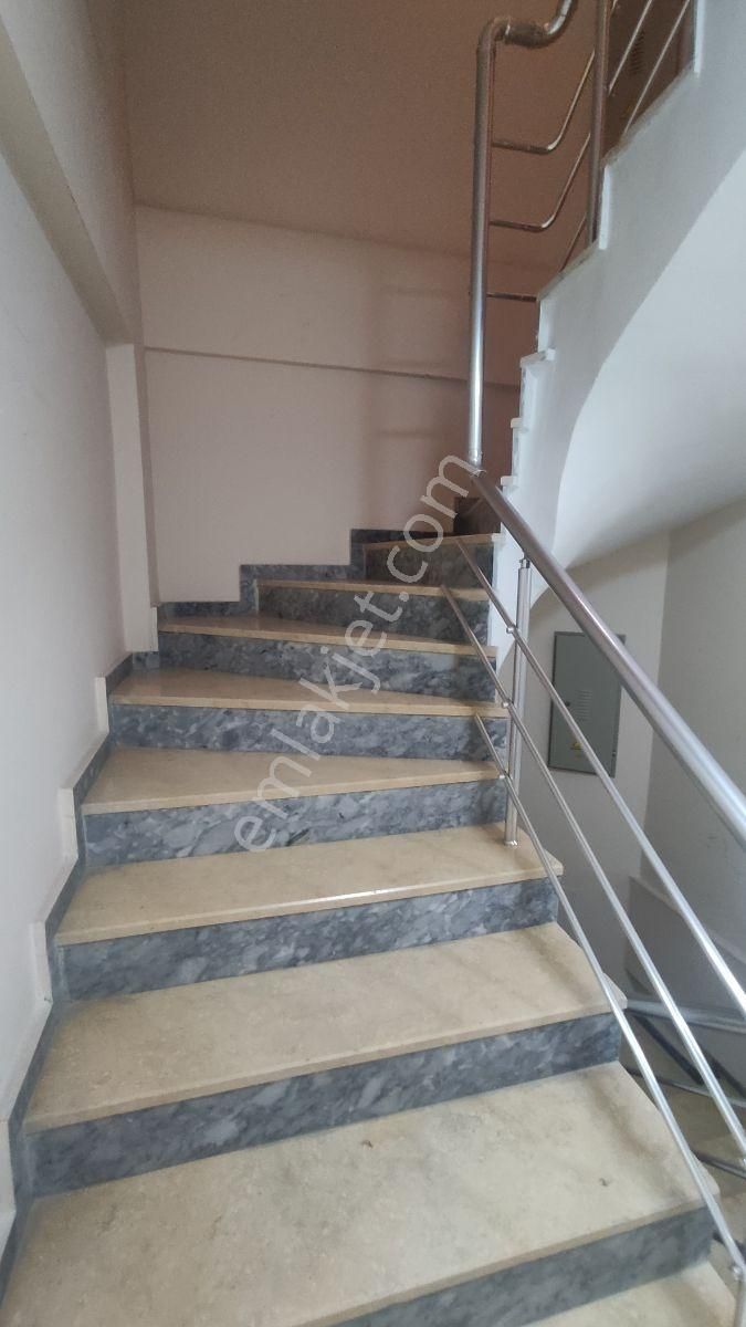 Eker'den Çamlıca Tombakzade'de Kiralık 2+1 - Görsel 17