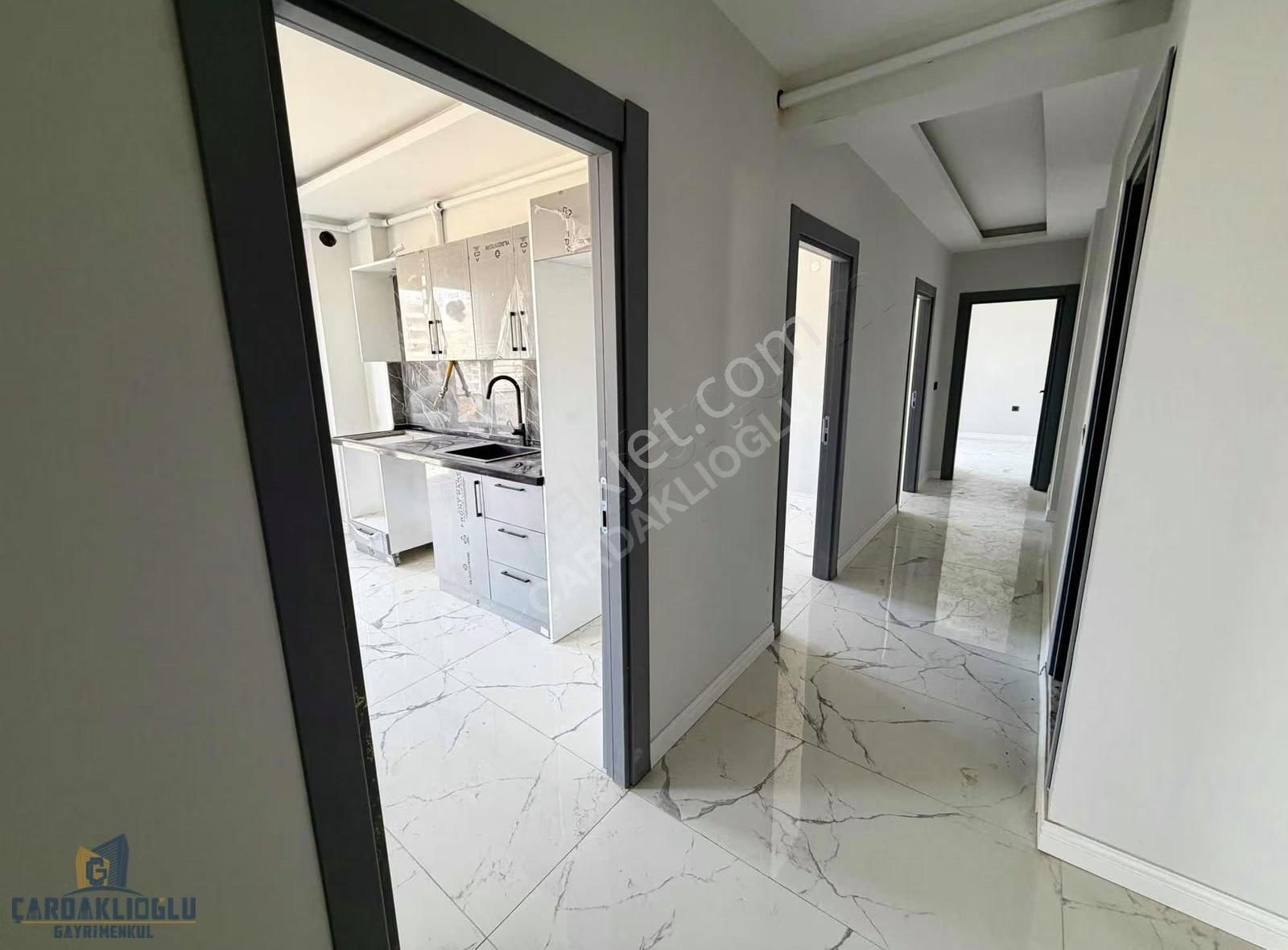 Çanakkale Yeni Barış Mah. Site İçi Sıfır Satılık 3+1 Daire - Görsel 13