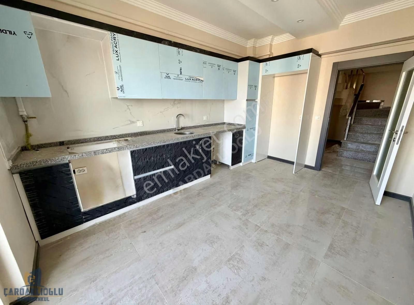 Esenlerde Deniz Boğaz Manzaralı 4+1 Dublex Daire - Görsel 2