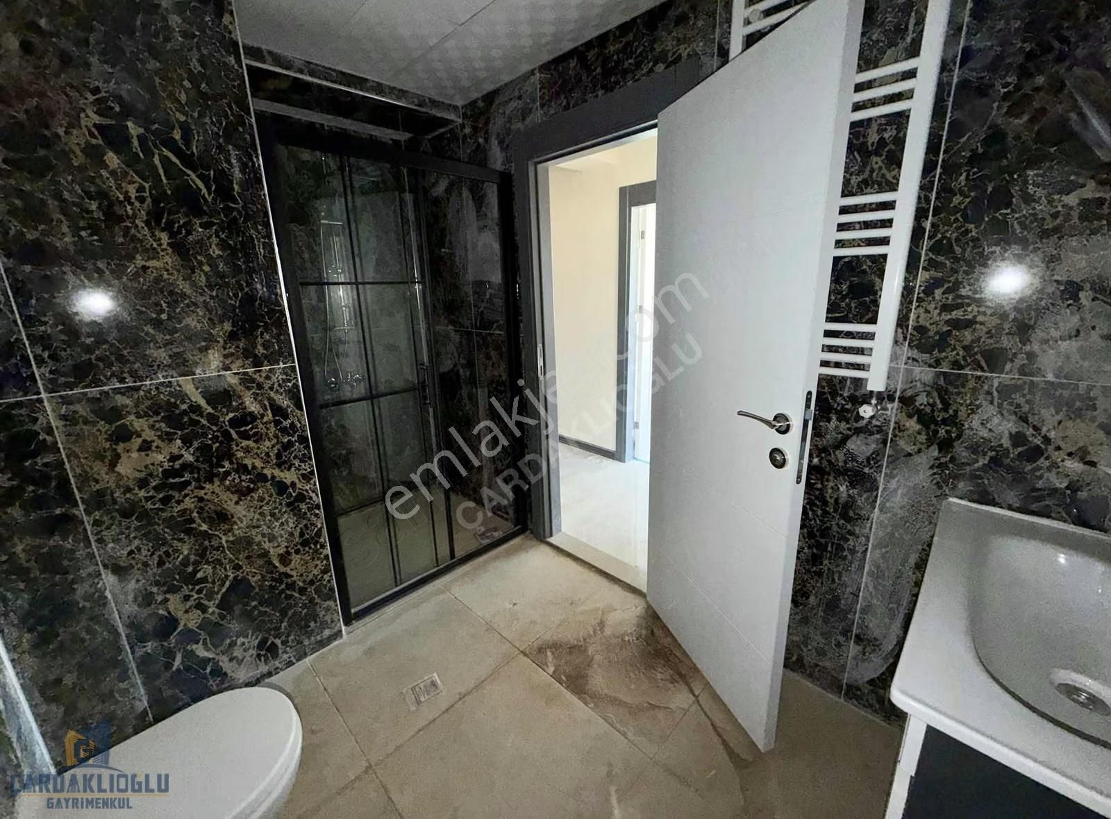 Esenlerde Deniz Boğaz Manzaralı 4+1 Dublex Daire - Görsel 4