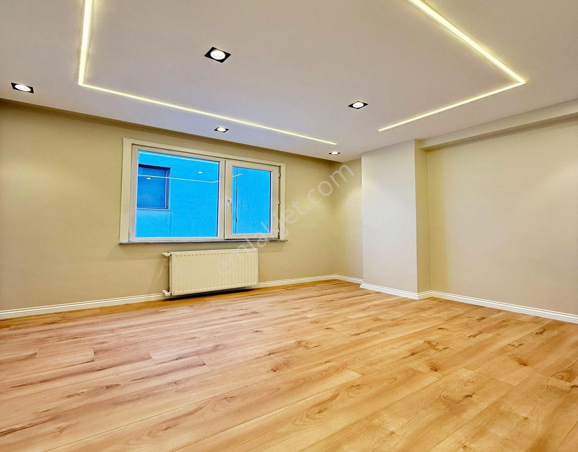 Metrobüse 5 Dakika Mehterçeşme Mahallesinde Dekorlu Arakat 2+1 Daire !!! - Görsel 12