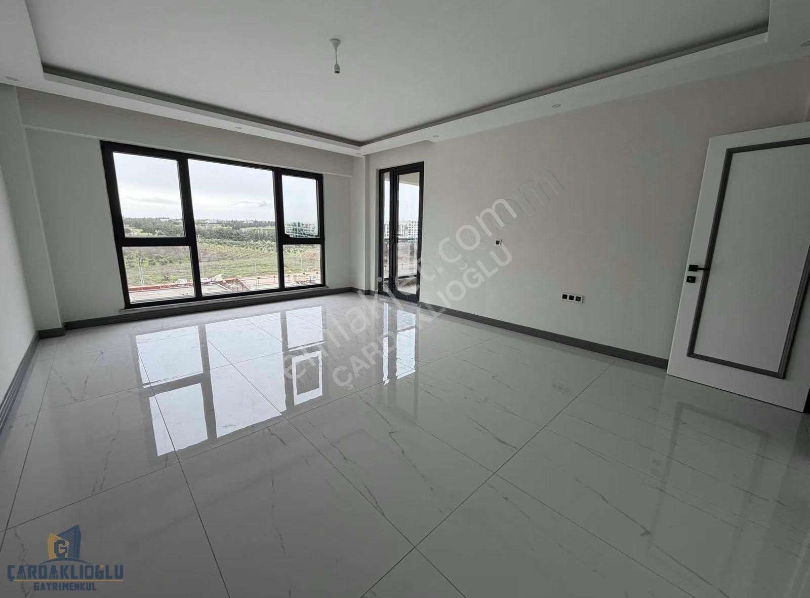 Esenler Blue Life Sitesinde Sıfır Arakat Kiralık 3+1 Daire