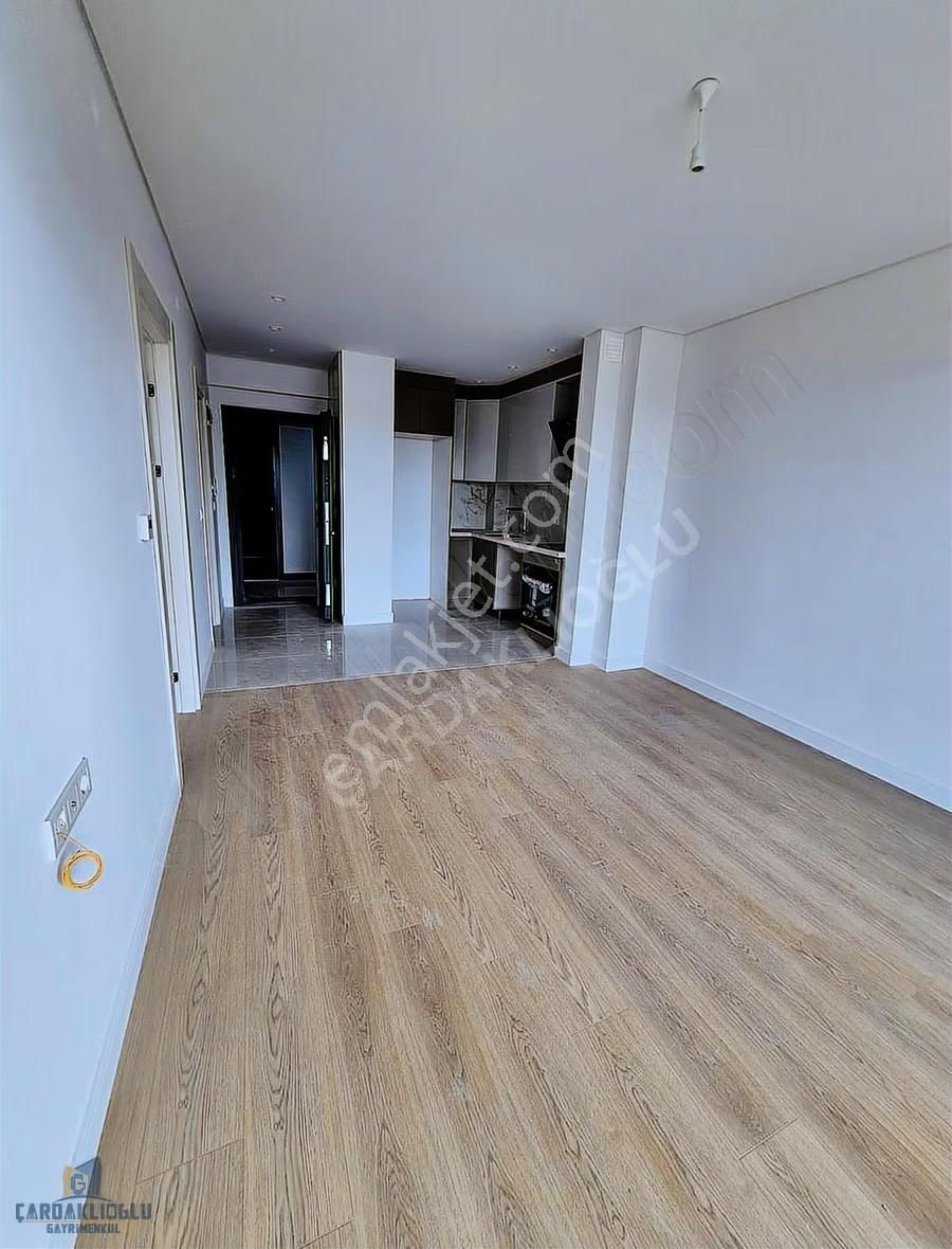 Çanakkale Merkez 60 Metrelik Yola Cephe Kiralık 1+1 Daire - Görsel 6