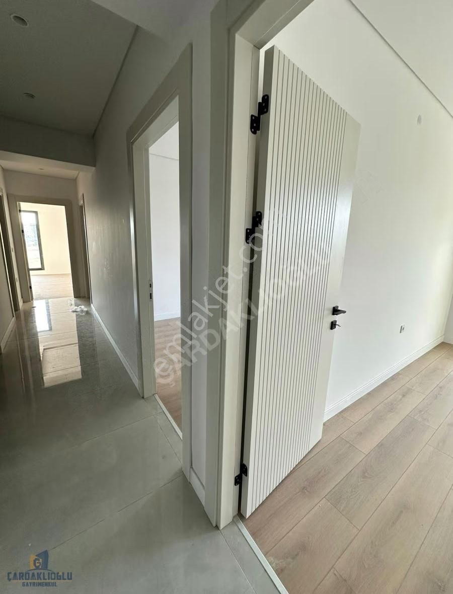 60 Metrelik Yola Cephe 3+1 Kiralık Daire - Görsel 9