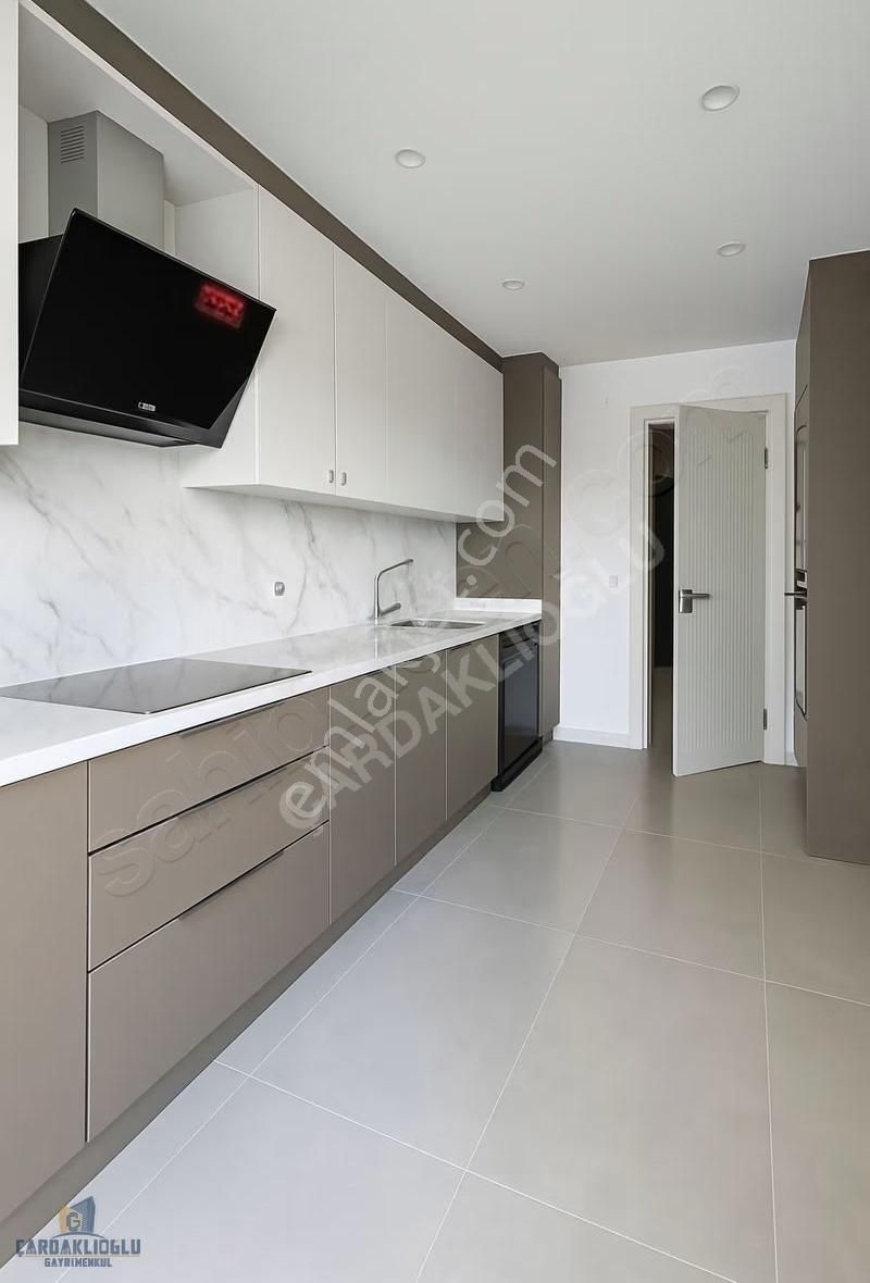 60 Metrelik Yola Cephe 3+1 Kiralık Daire - Görsel 5