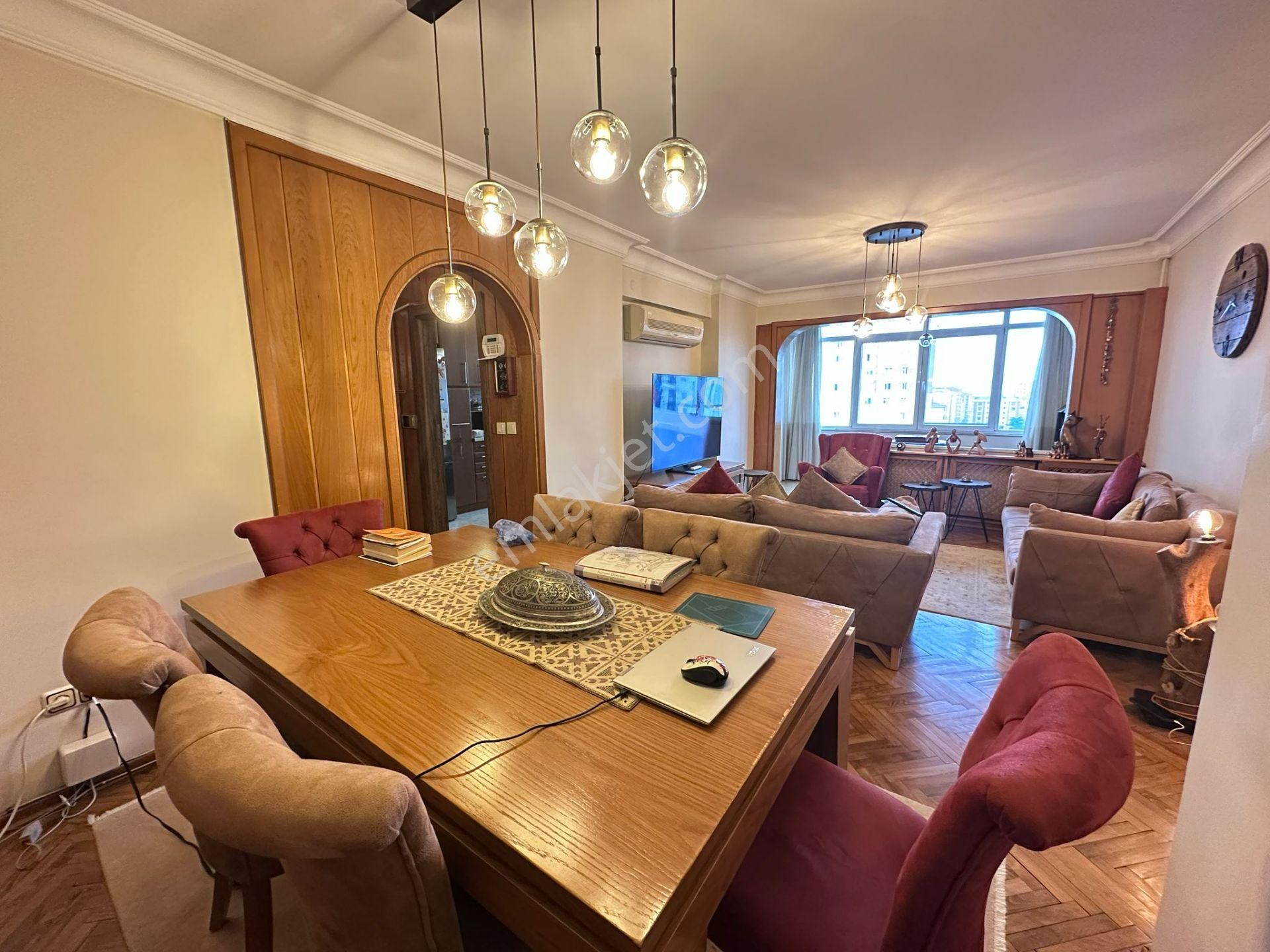 19 Mayıs Mahallesin 'de Park Manzaralı Balkonlu Net 90m2 3+1 - Görsel 7