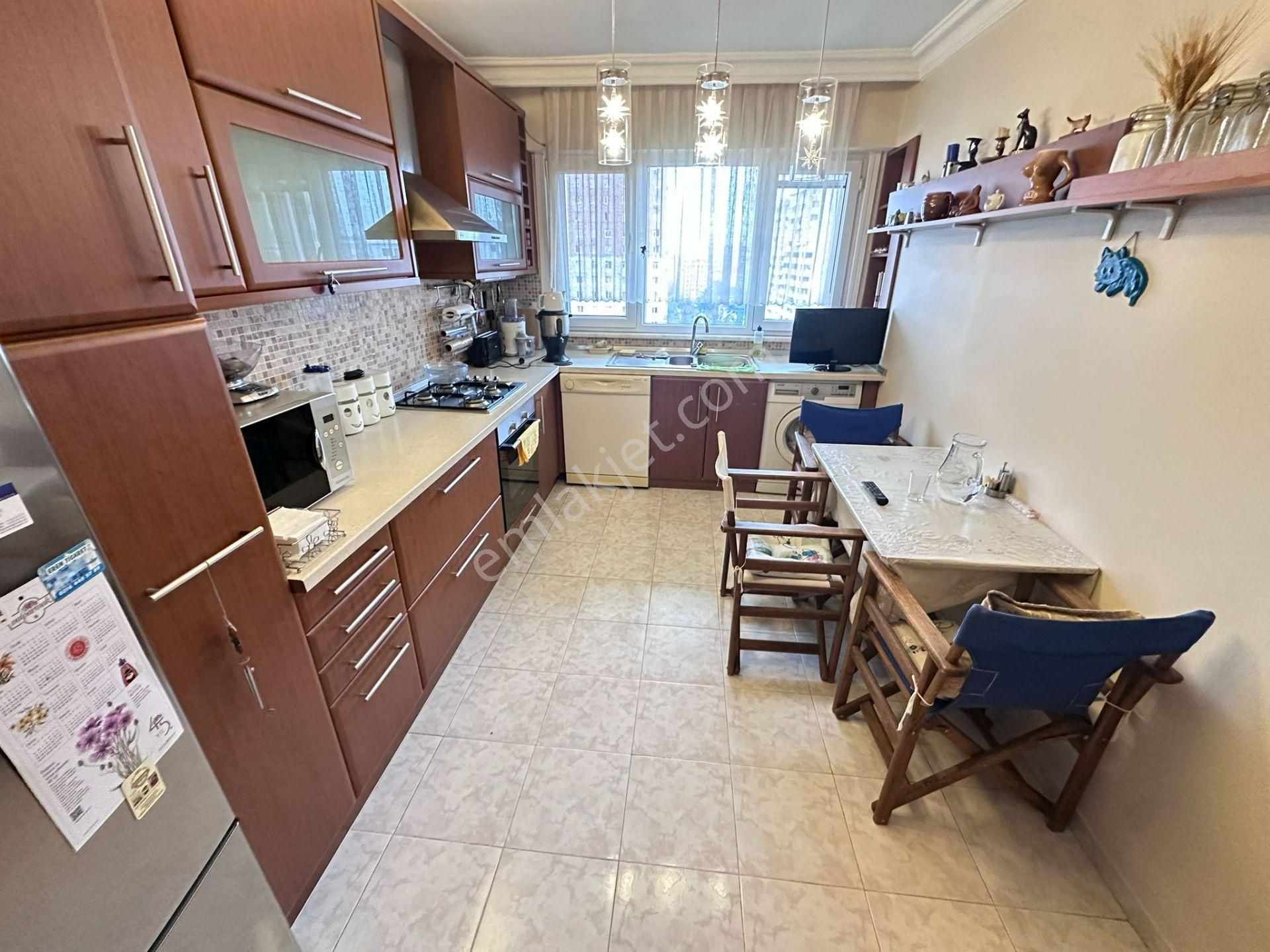 19 Mayıs Mahallesin 'de Park Manzaralı Balkonlu Net 90m2 3+1 - Görsel 5