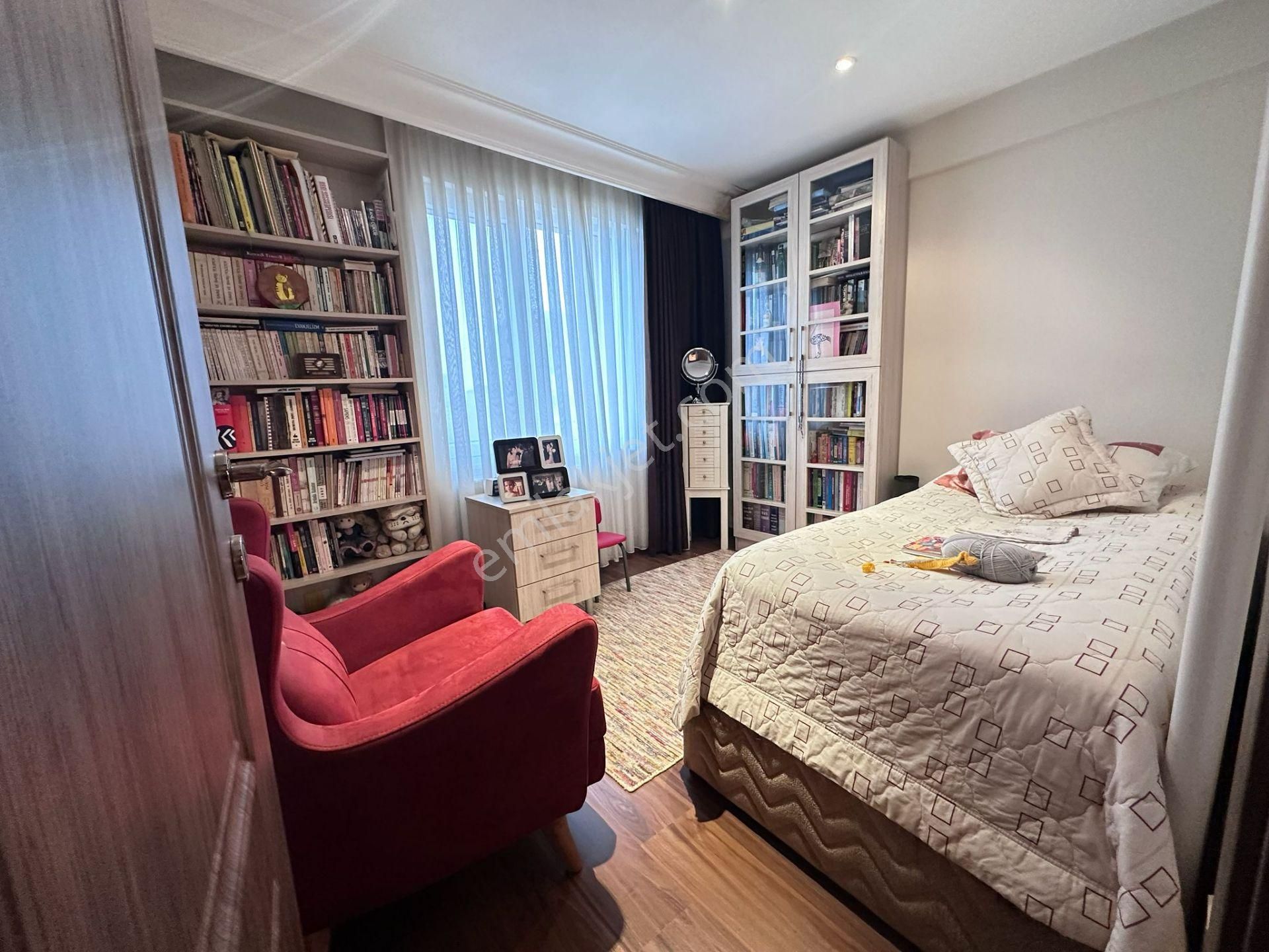 19 Mayıs Mahallesin 'de Park Manzaralı Balkonlu Net 90m2 3+1 - Görsel 24