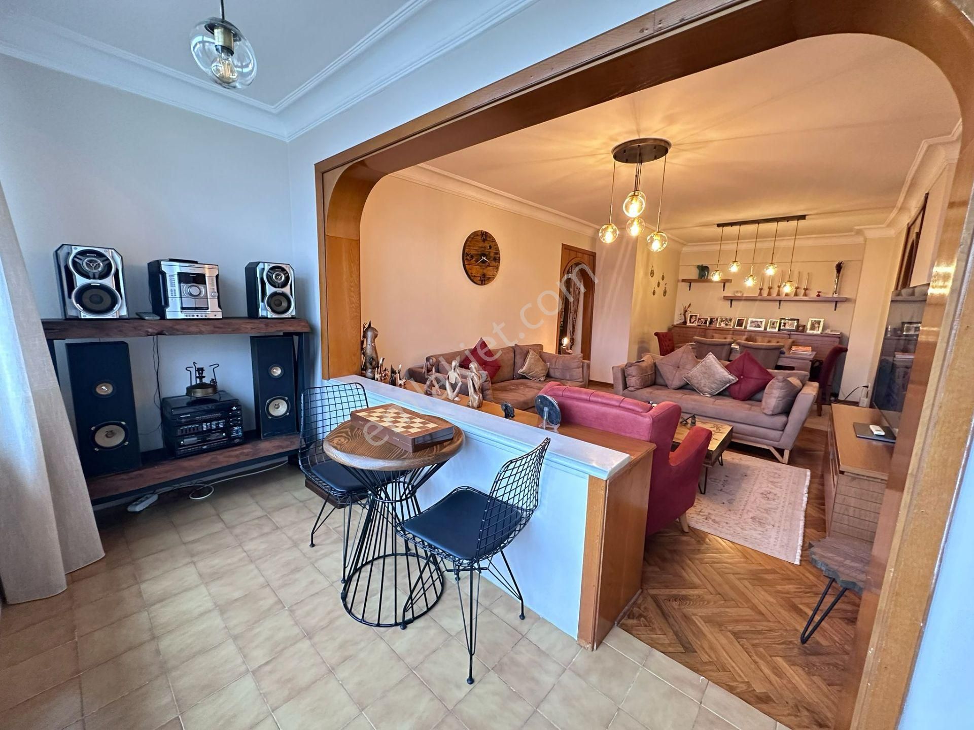 19 Mayıs Mahallesin 'de Park Manzaralı Balkonlu Net 90m2 3+1 - Görsel 13