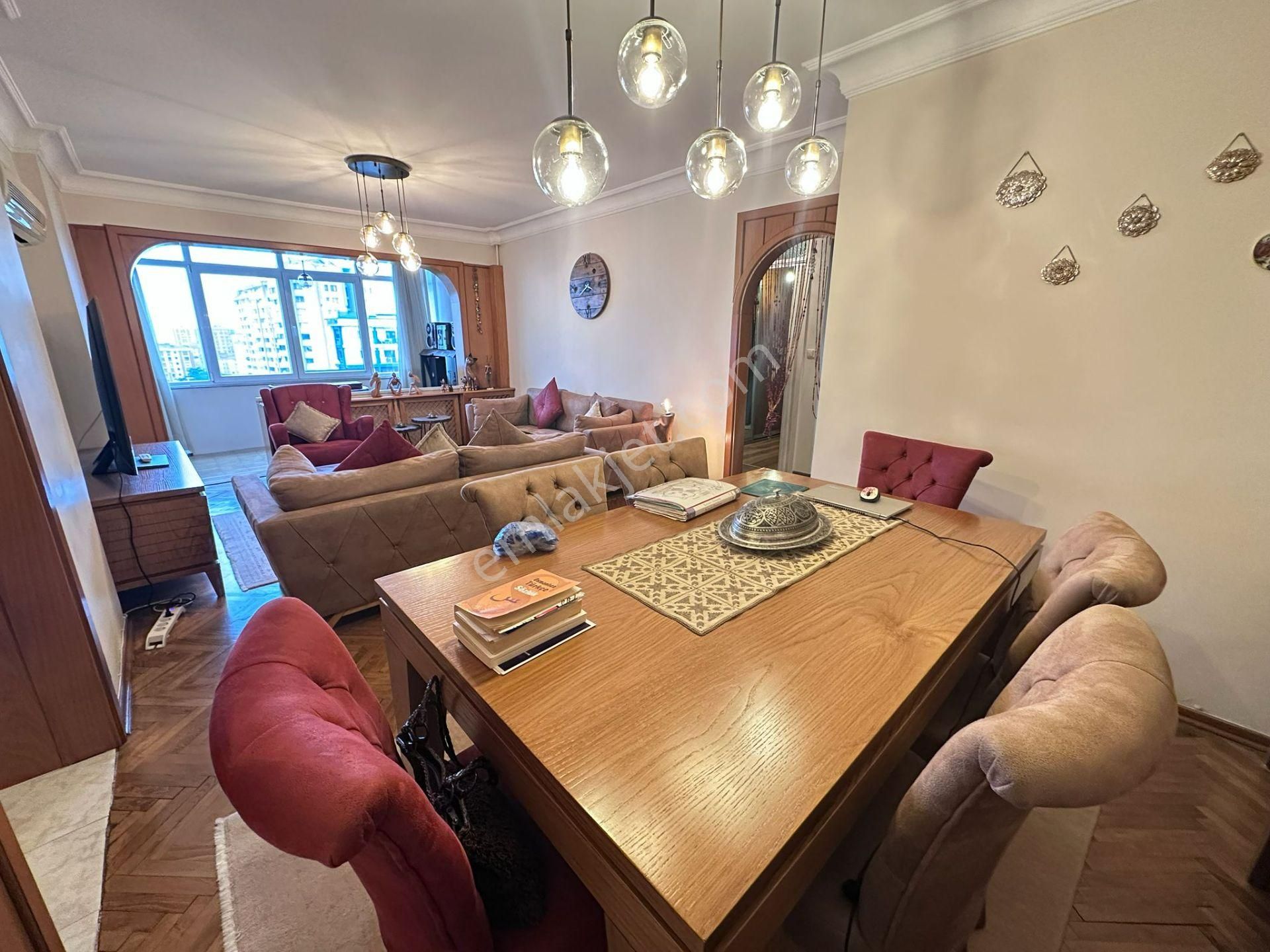 19 Mayıs Mahallesin 'de Park Manzaralı Balkonlu Net 90m2 3+1 - Görsel 8