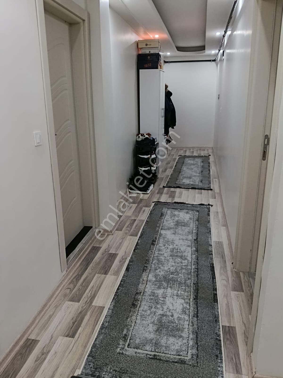 Tuşba Emlaktan Satılık Ara Kat Teras Balkonlu 3+1 - Görsel 6