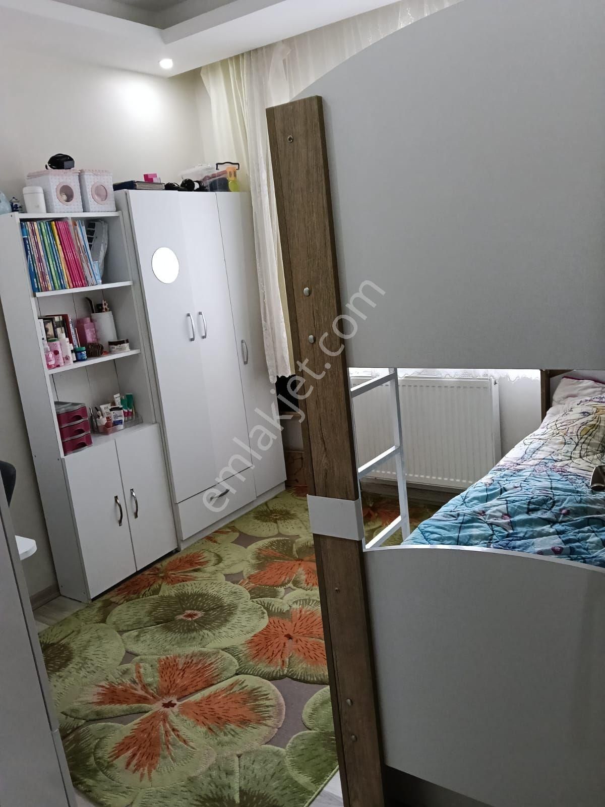 Tuşba Emlaktan Satılık Ara Kat Teras Balkonlu 3+1 - Görsel 13