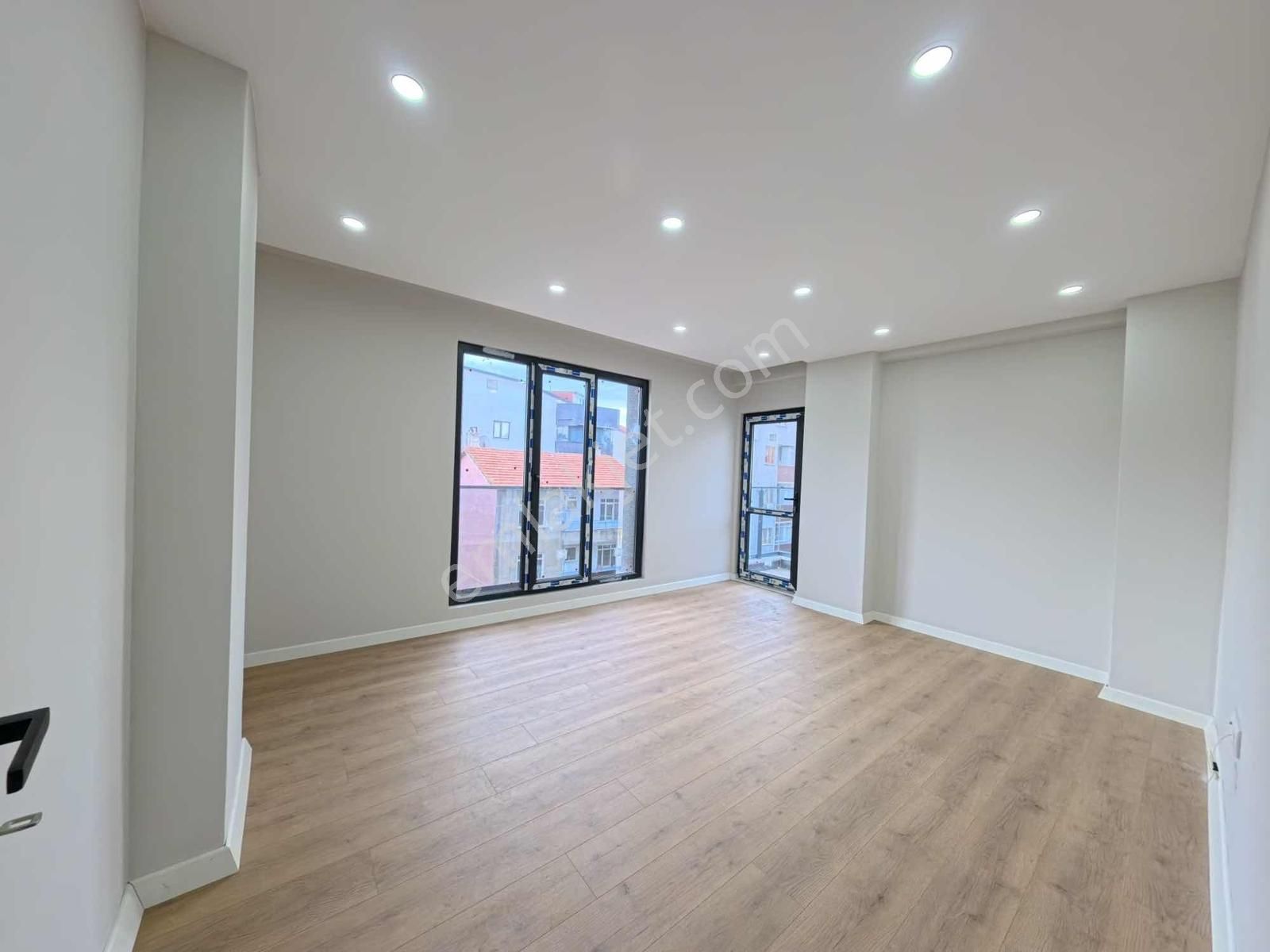 Atatürk Mahallesinde Yerden Isıtmalı Sıfır 2+1 Arakat Daire - Görsel 17