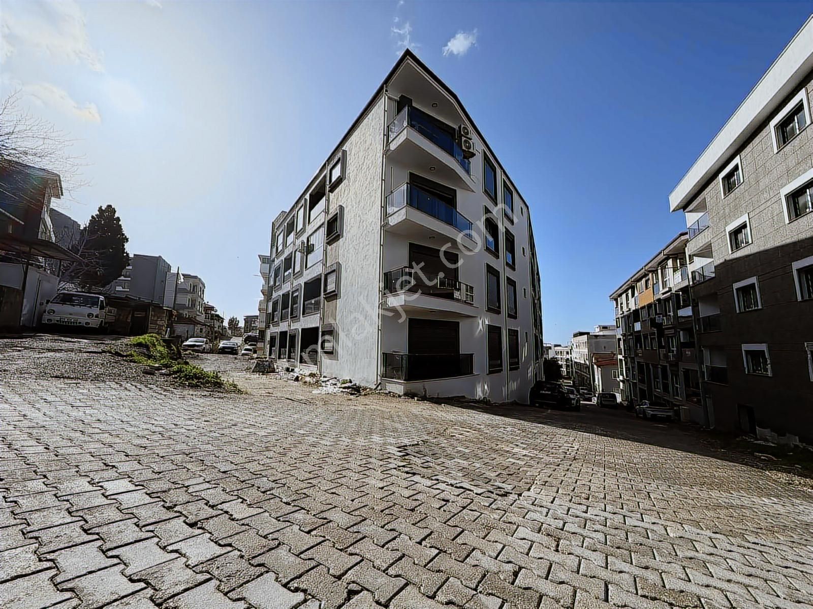 Seferihisar Turabiye Çolak İbrahim Mah.de Sıfır 2+1 75 M²