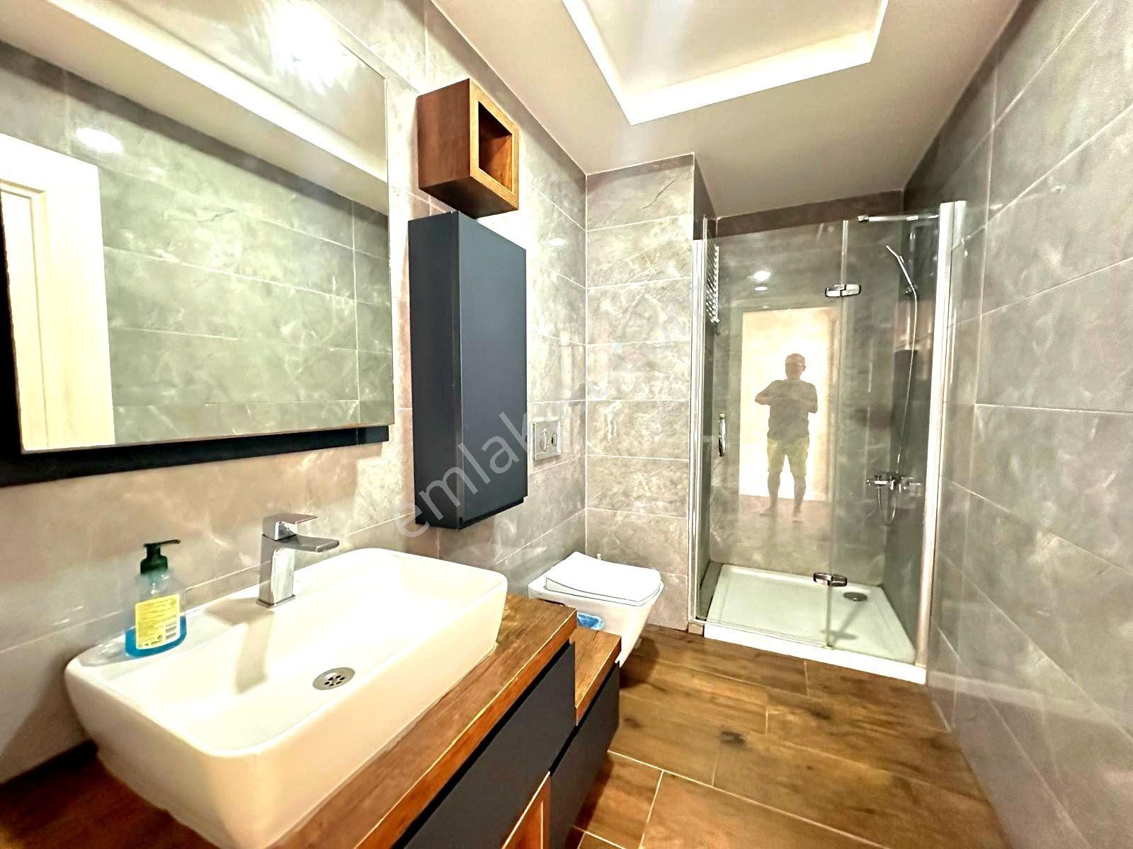 Kuşadasında Özel Havuzlu Köşe Konumlu Geniş Bahçeli 4+1 Villa - Görsel 20