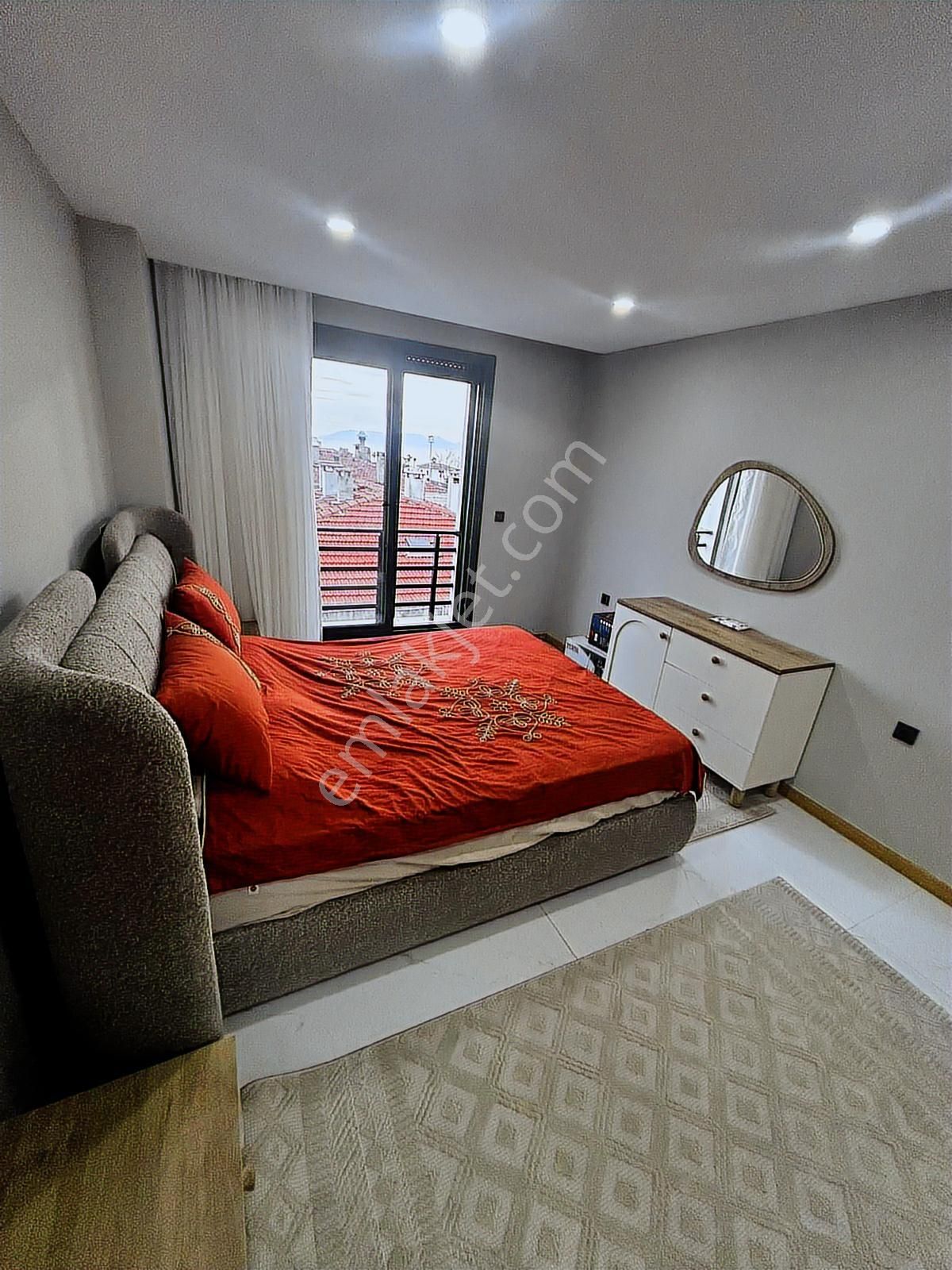 520 Gayrimenkulden Sarımsaklı Deniz Manzaralı 1+1 Daire Satılık - Görsel 12