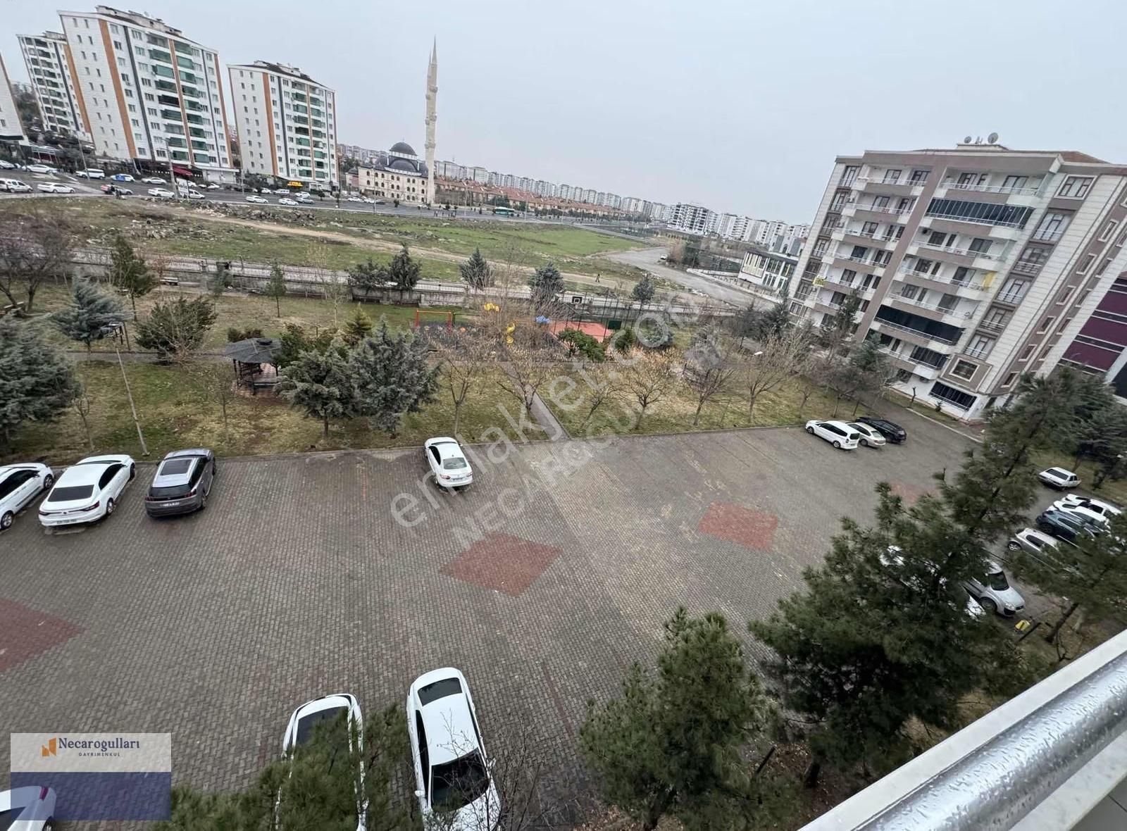 Necaroğullarından Otogar Karşısı İki Daire Üzeri 3+1 - Görsel 4