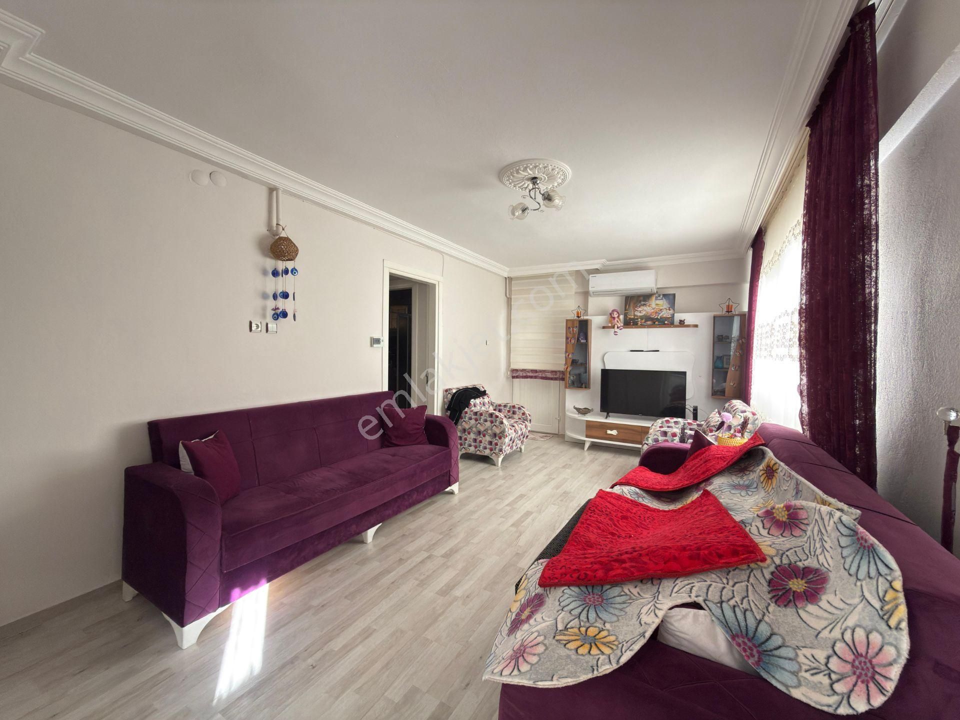 🏡kaynak Mahallesi🏡 ✅1+1 70m2 5 Katlının Zemin Katı ❇️özelikli Petek Kombili ❇️kapalı Mutfak - Görsel 2