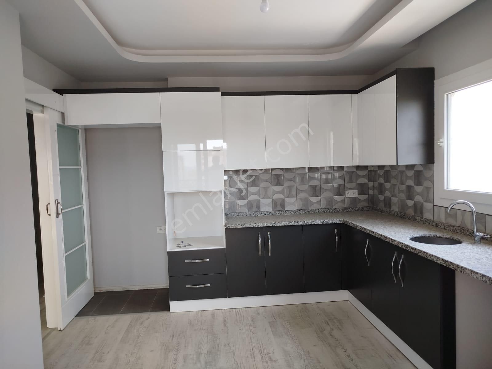 Erdemli Merkezde Kiralık 3+1 Daire (140m² Net) - Görsel 33