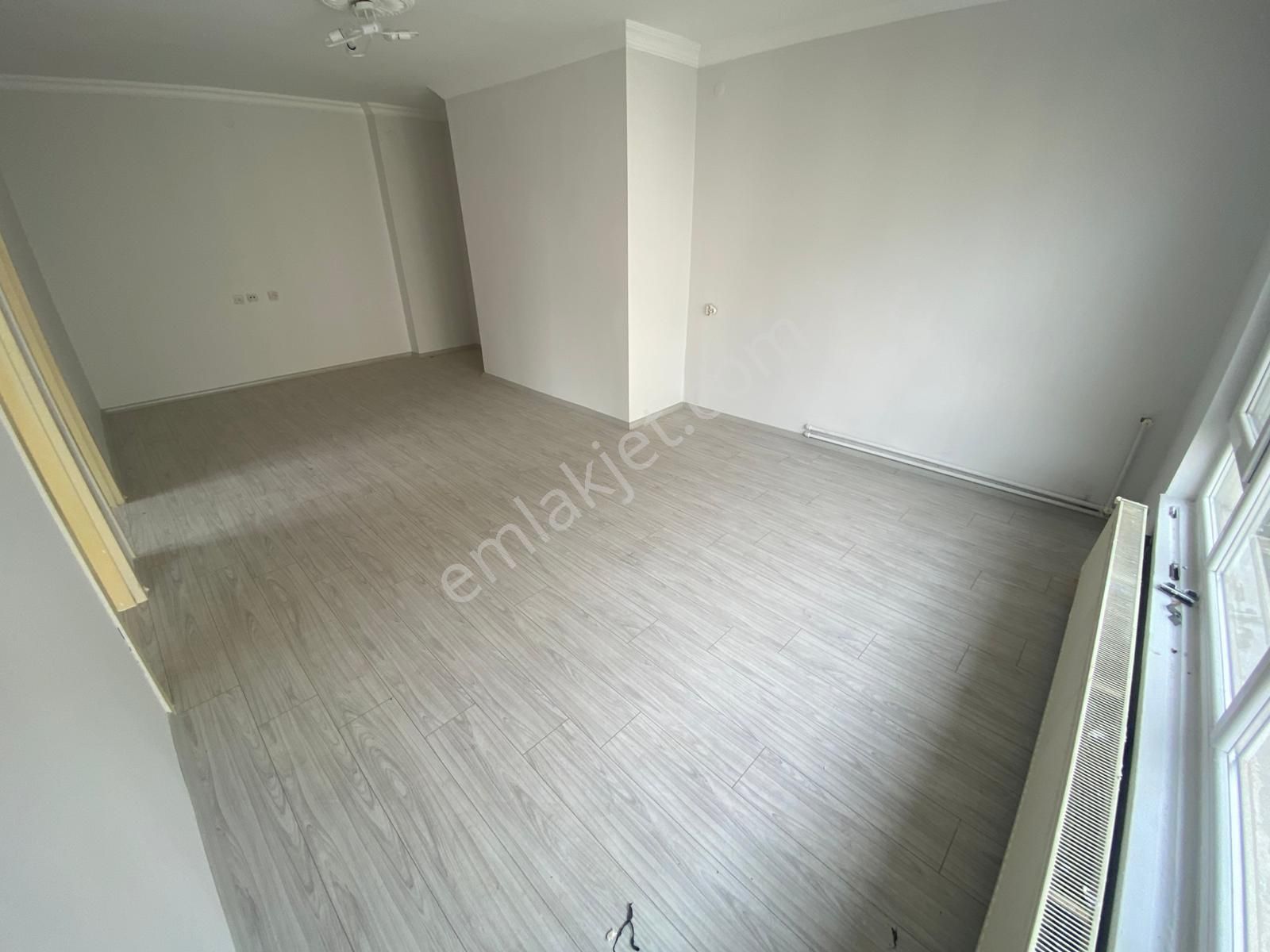 Şehit Cengiz Porsuk Caddesi Yakını Katta Yapılı 3+1 - Görsel 11