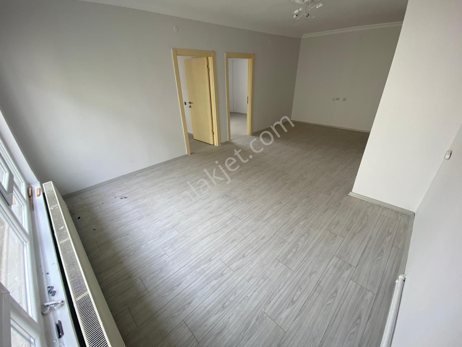 Şehit Cengiz Porsuk Caddesi Yakını Katta Yapılı 3+1 - Görsel 12