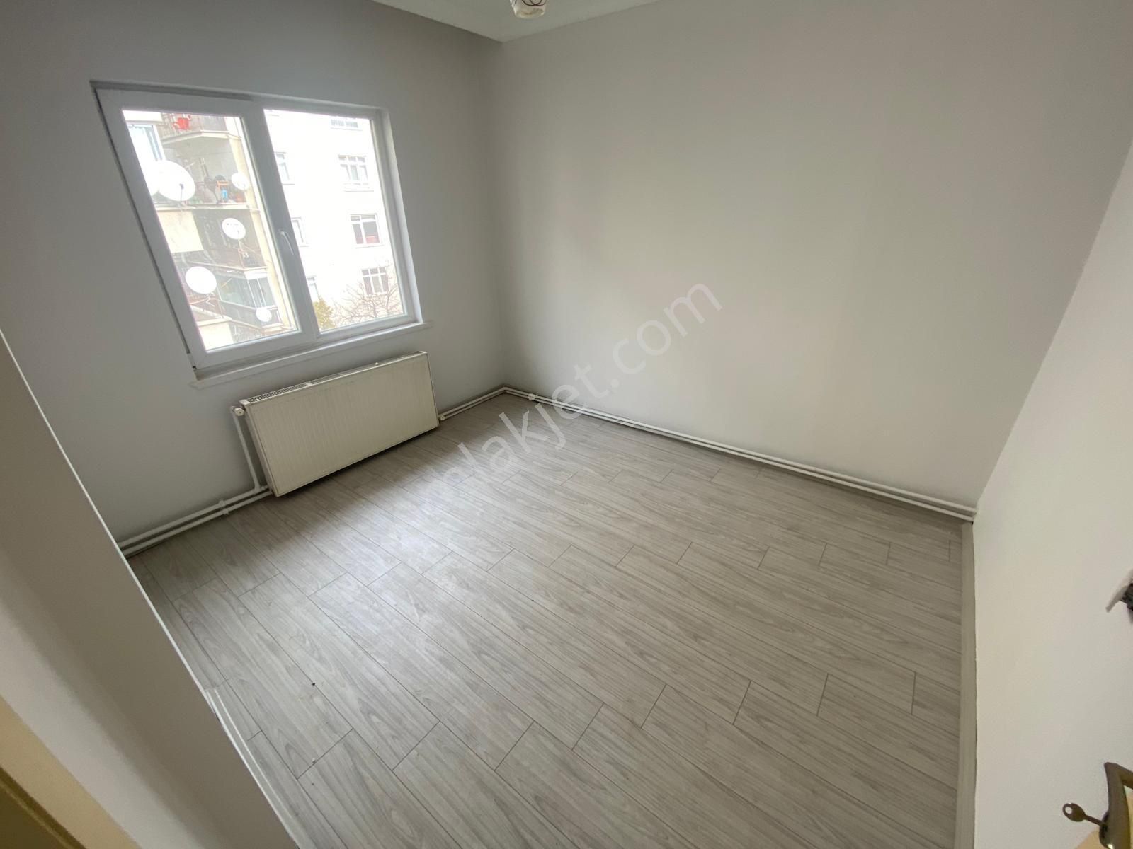 Şehit Cengiz Porsuk Caddesi Yakını Katta Yapılı 3+1 - Görsel 14