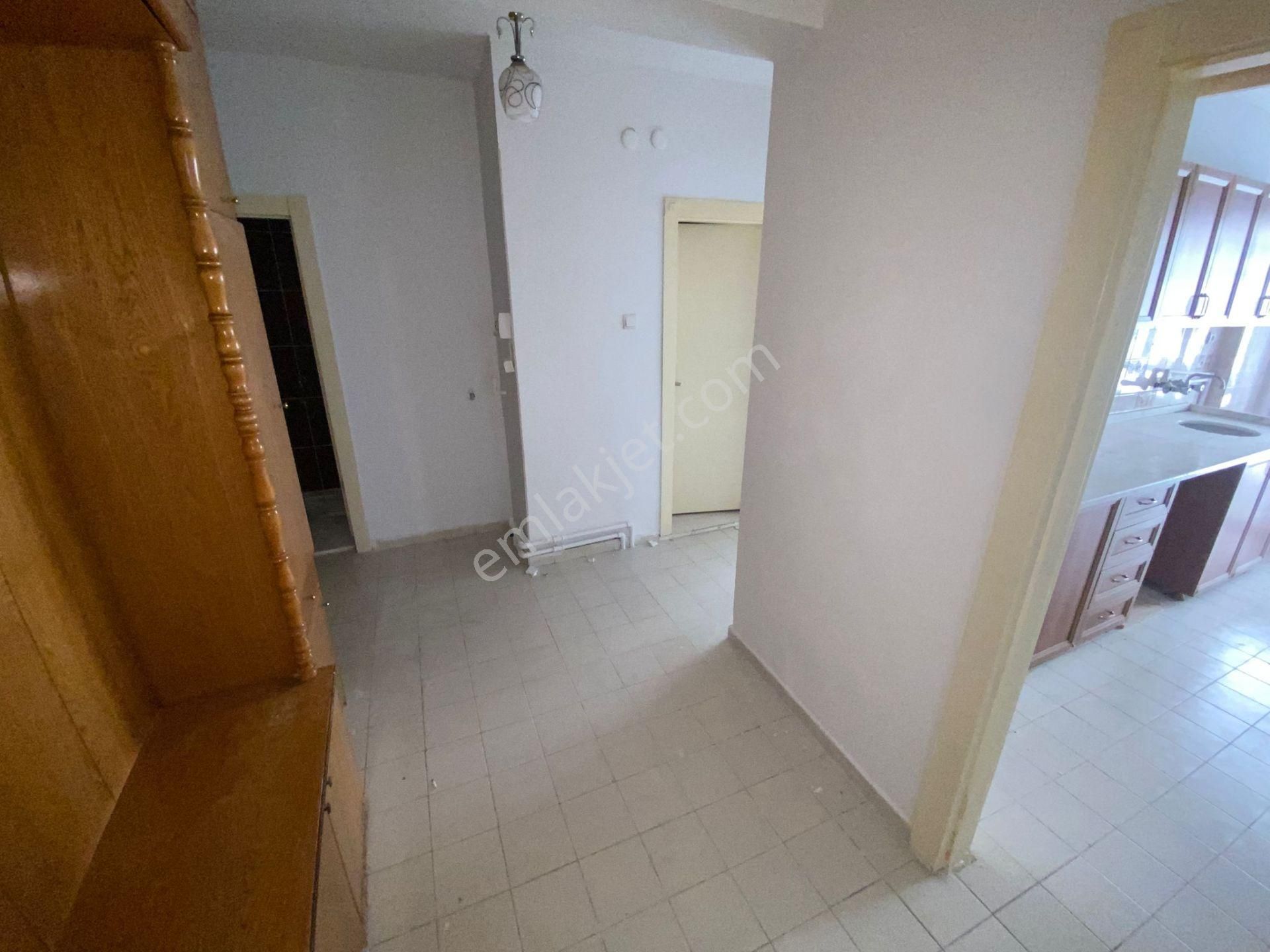 Şehit Cengiz Porsuk Caddesi Yakını Katta Yapılı 3+1 - Görsel 33