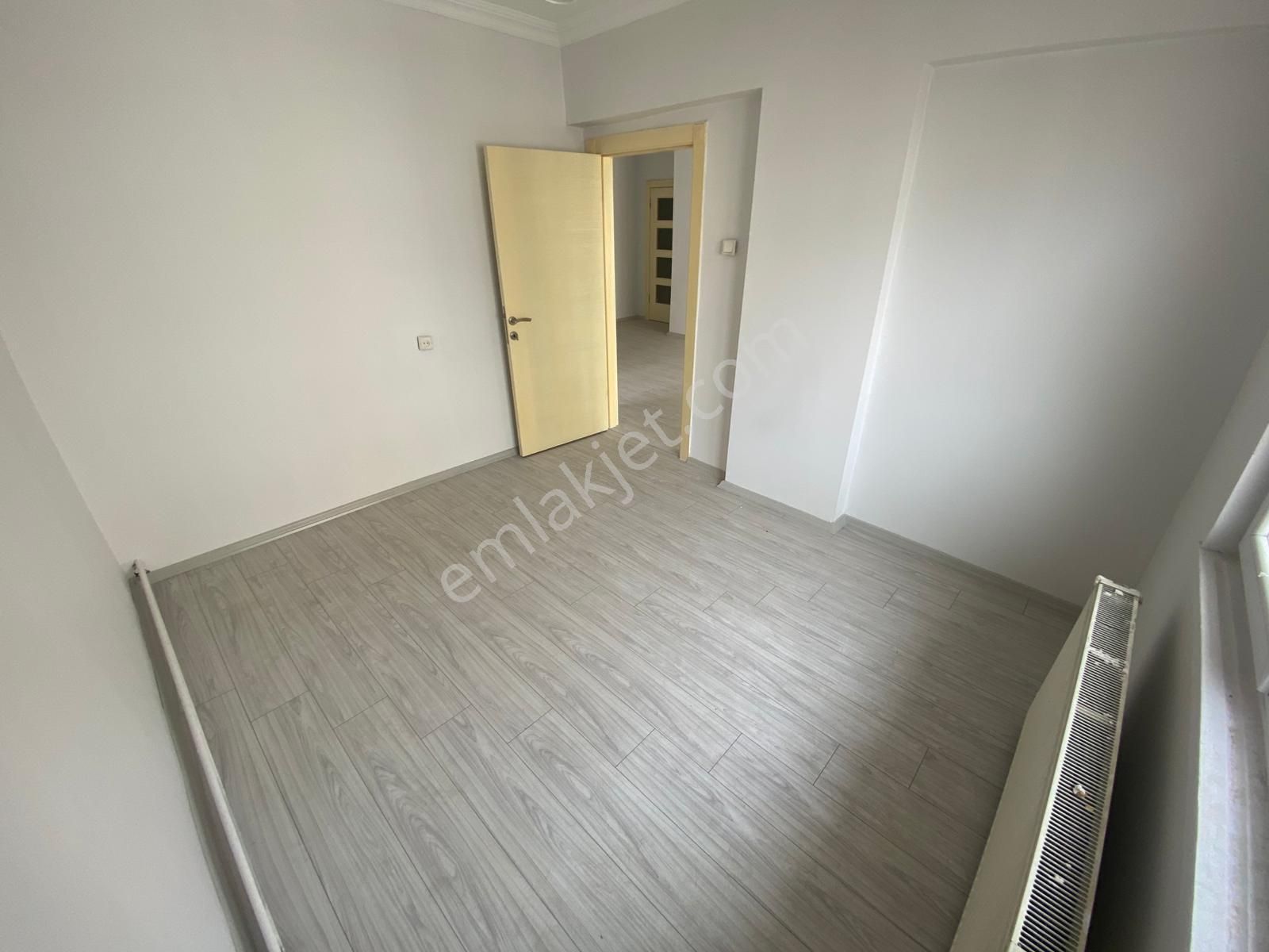 Şehit Cengiz Porsuk Caddesi Yakını Katta Yapılı 3+1 - Görsel 15