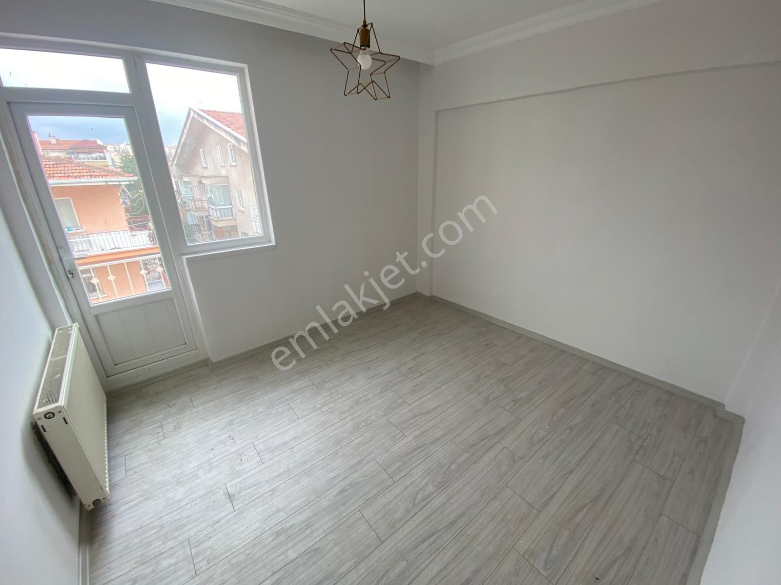 Şehit Cengiz Porsuk Caddesi Yakını Katta Yapılı 3+1 - Görsel 17