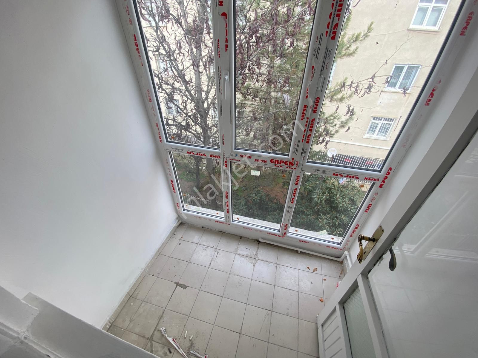 Şehit Cengiz Porsuk Caddesi Yakını Katta Yapılı 3+1 - Görsel 9