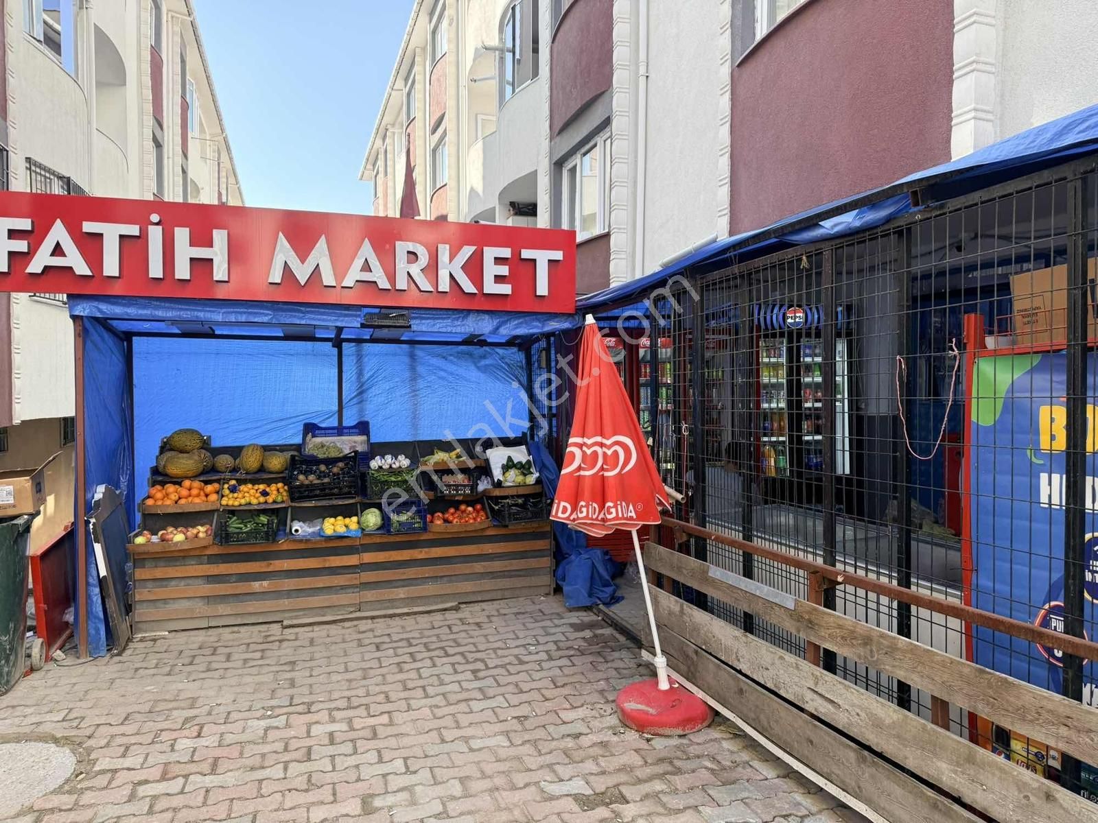 Site İçi Devren Satılık Market Ciro Ve Konum Çok İyi