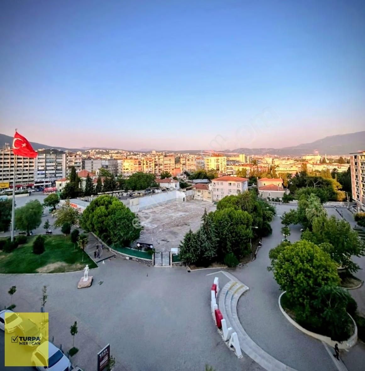 Bornova Merkezde Bakımlı 1+1 Satılık Daire - Görsel 3