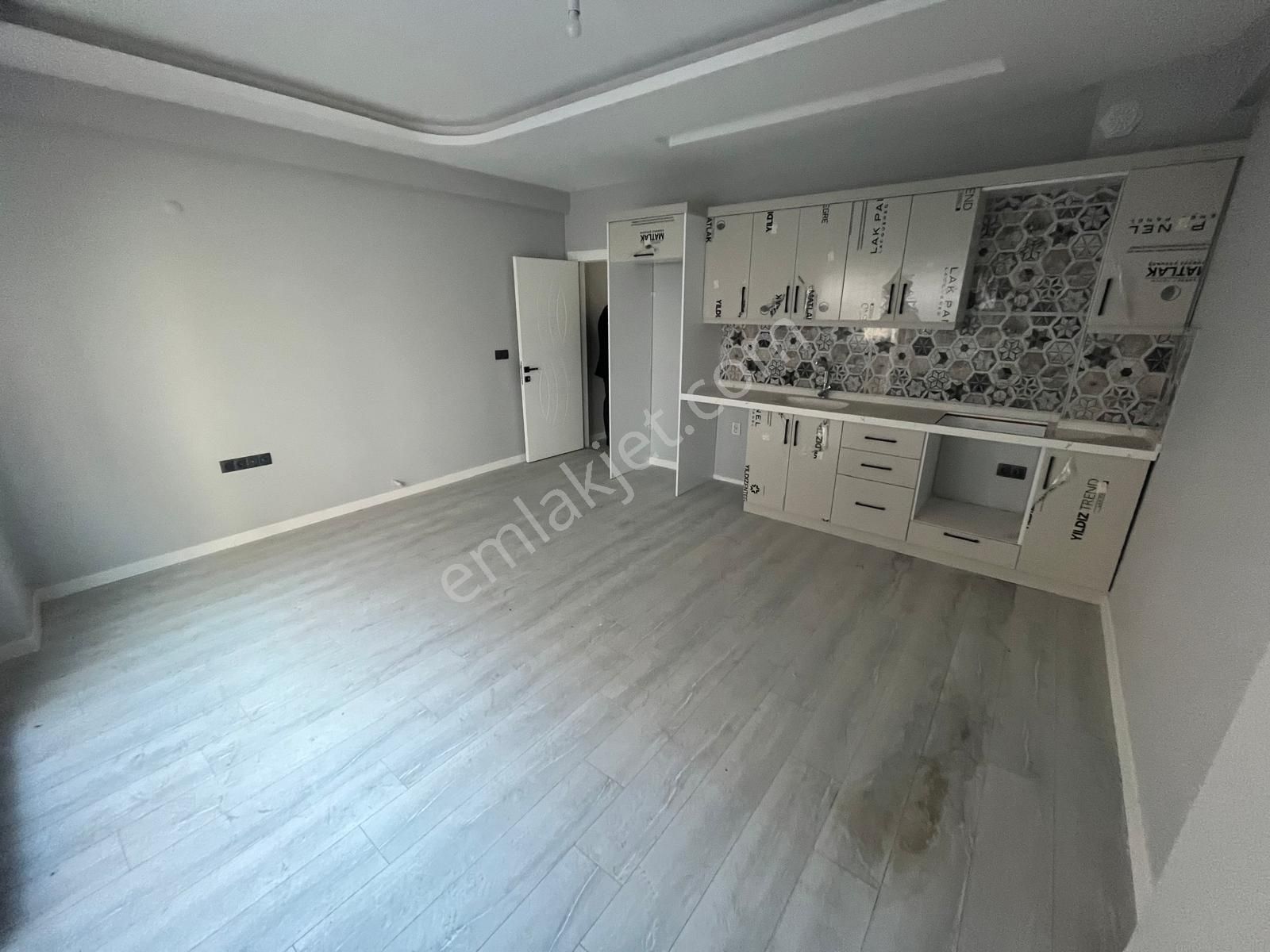 Kuşadası Davutlar Bölgesinde 2+1 Satılık Daire - Görsel 13