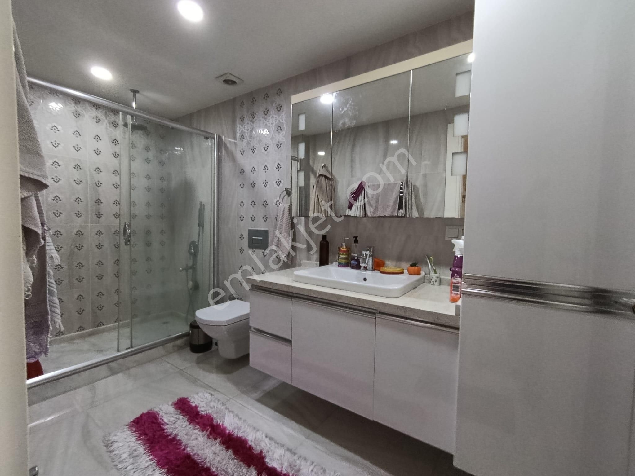 Bahçelievler Mahallesi Nezih Bölgesinde 4+1 Geniş Satılık Daire - Görsel 24