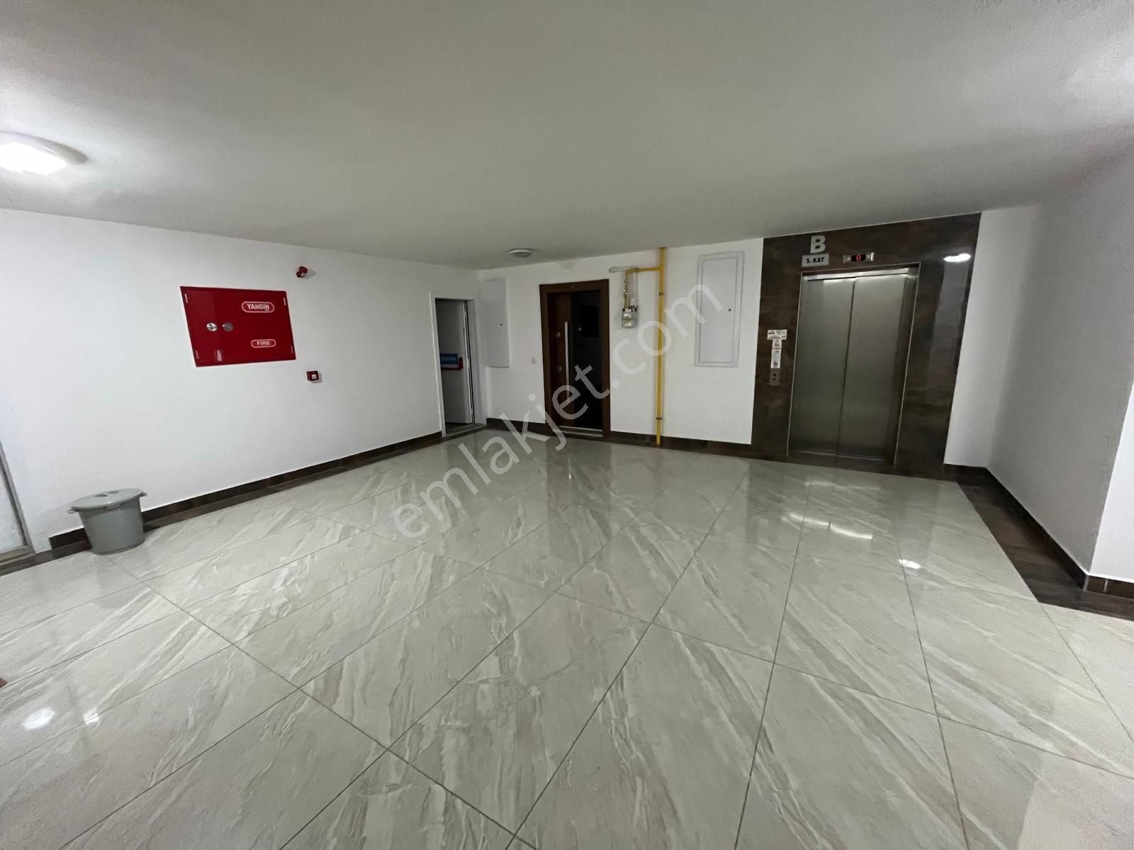 Trabzon Kaşüstü'nde Satılık 3+1 Eşyalı Daire - Görsel 23