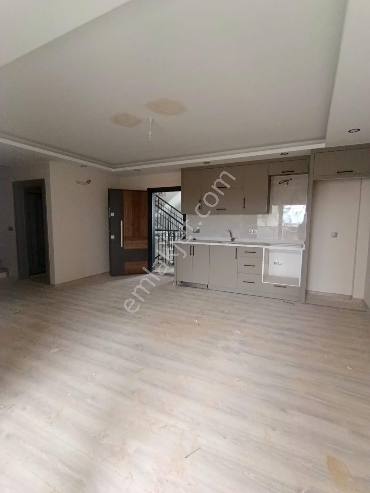 Ilıca D400 Yoluna Sıfır Asansörlü Satılık Dubleks Daire 2+1